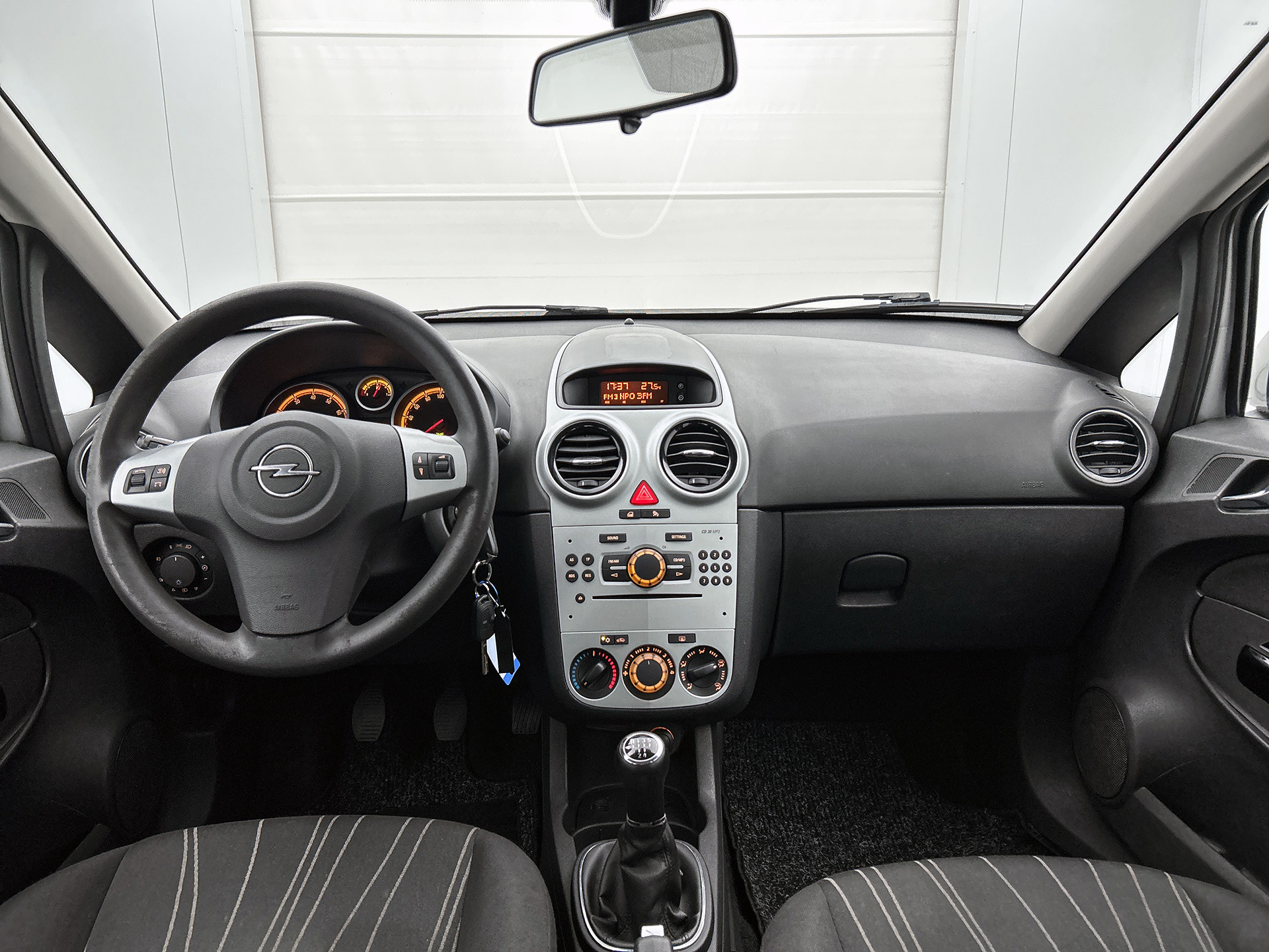 Opel Corsa 1.4-16V 90PK Enjoy | AIRCO | CRUISE CONTROL | Zeer mooie auto | Elektr. ramen + spiegels
