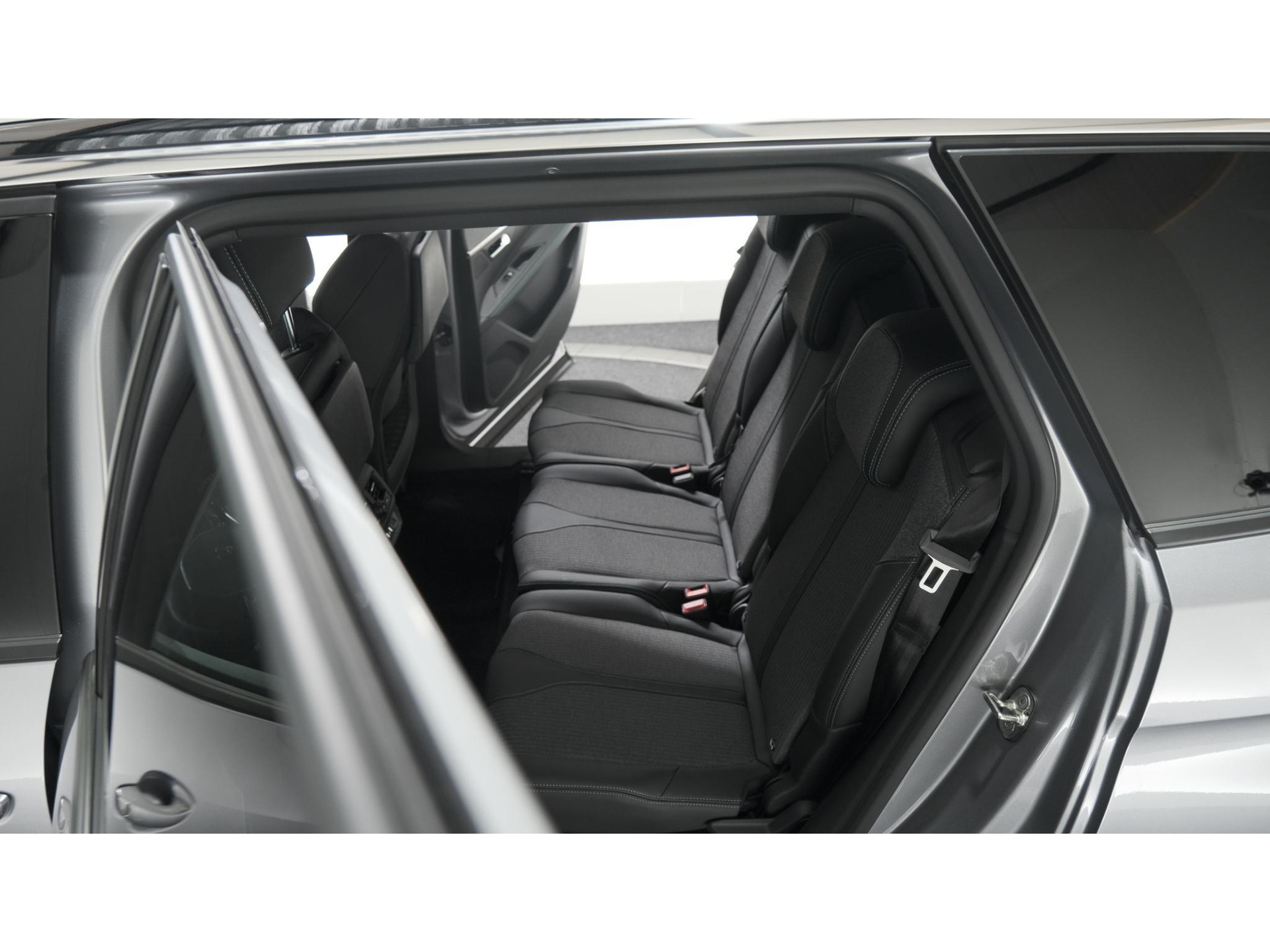 Peugeot 5008 PureTech 130 EAT8 Allure Pack Business | 7 Zitplaatsen | Camera | Dodehoekdetectie | Navigatie | Elektronische Achterklep