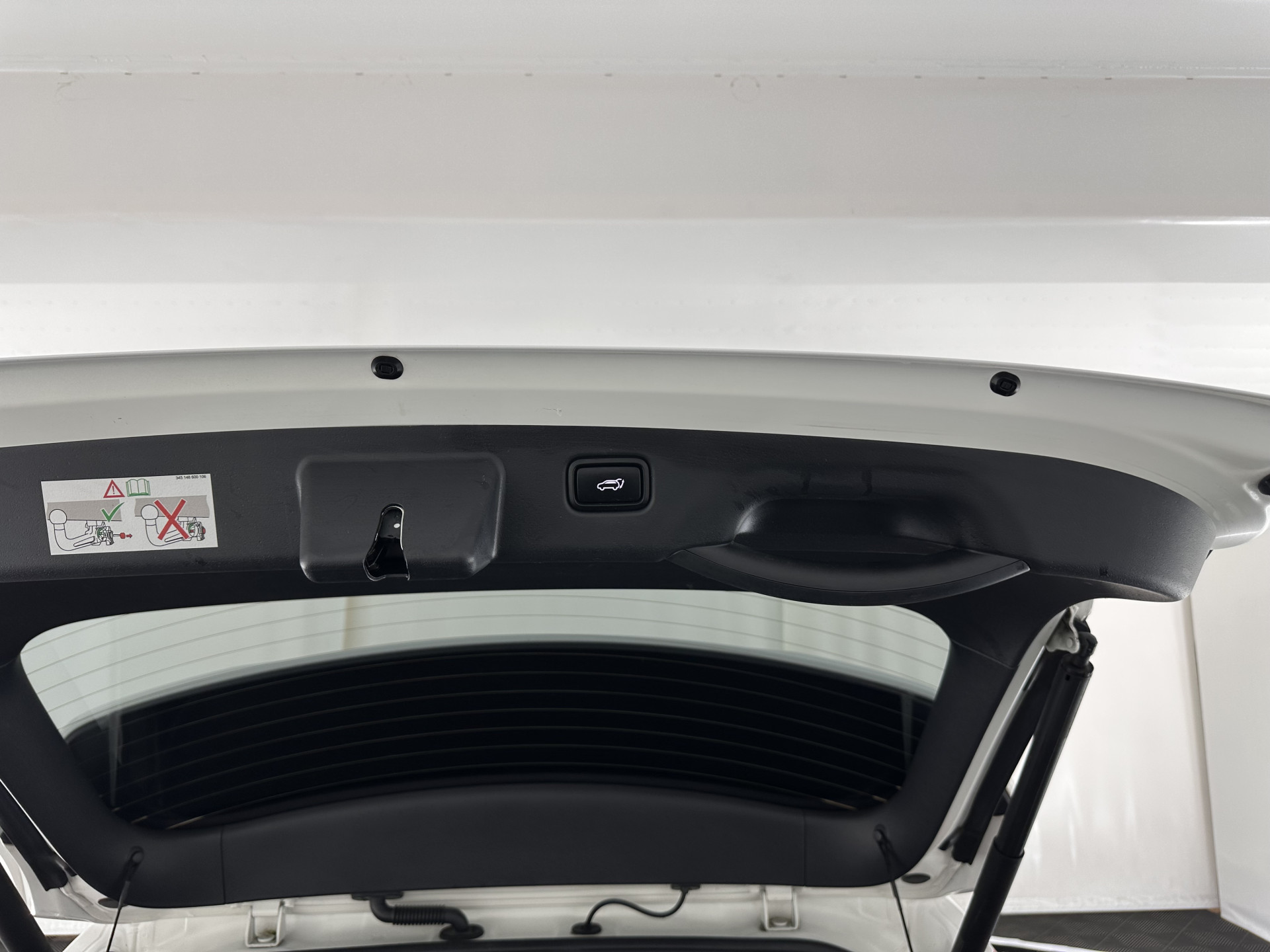 Kia Niro 1.6 GDi Hybrid Dynamic Plus Line (INCL-BTW) Aut. *PANO | HEAD-UP | LEATHER | DIGI-COCKPIT | NAVI-FULLMAP | DAB | ADAPTIVE-CRUISE | CAMERA | HEATED-COMFORTSEATS | KEYLESS | PRIVACYGLASS | SHIFTPADDLES | CARPLAY | TOWBAR | 16"