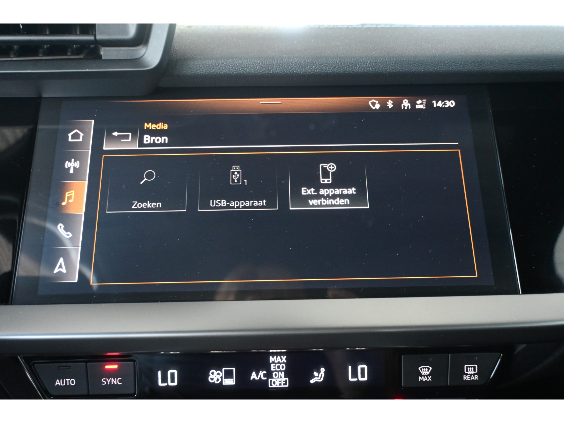 Audi A3 Limousine 30 TFSI S Edition Virtual Cockpit Adaptieve Cruise Led Clima Carplay Inruil Mogelijk!