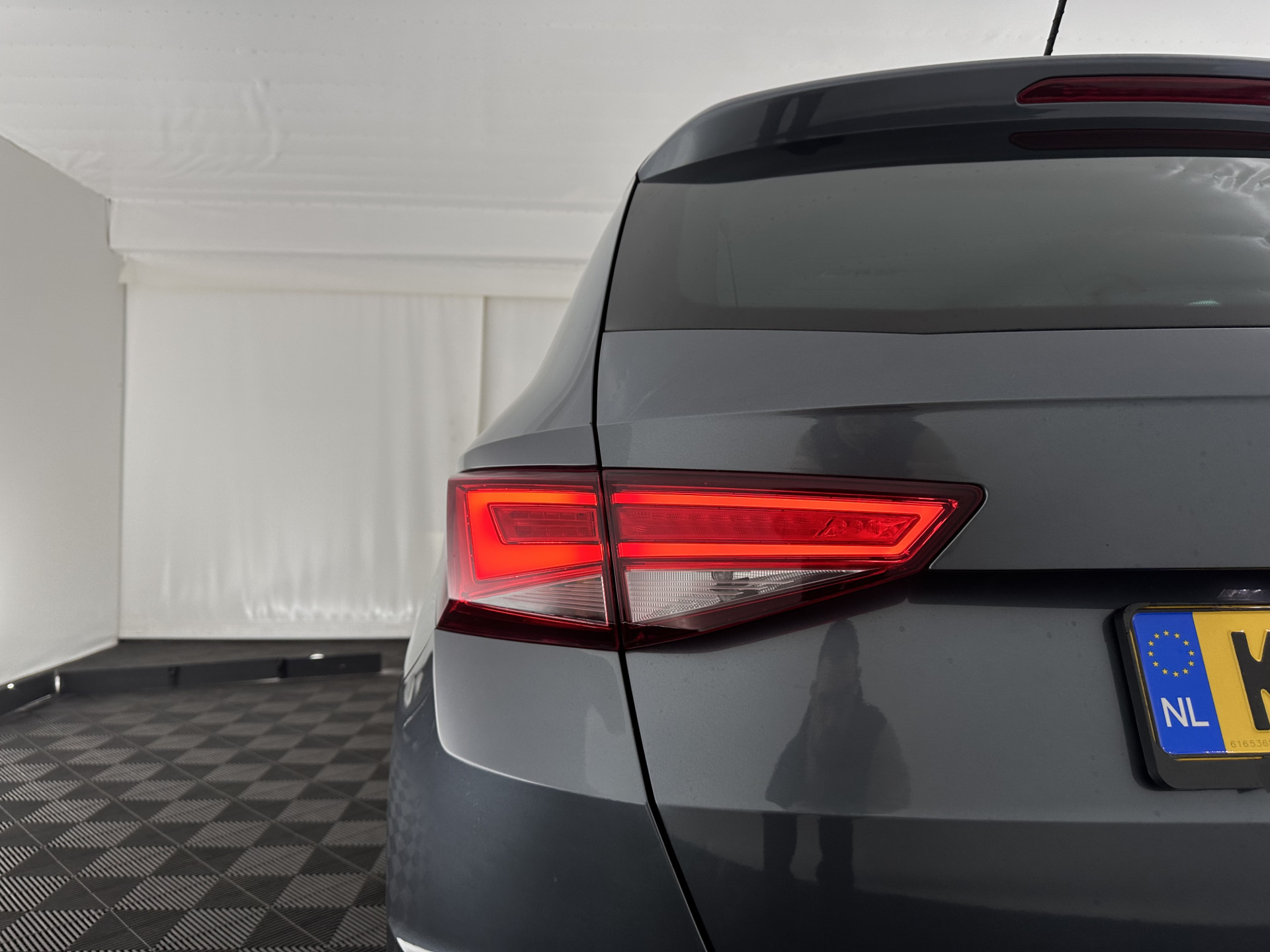 SEAT Ateca 1.0 EcoTSI Style (INCL-BTW) *FULL-LED | NAVI-FULLMAP | CAMERA | DAB+ | COMFORTSEATS |  ECC | PDC | CRUISE | PRIVACY-GLASS | CARPLAY | 17''ALU*