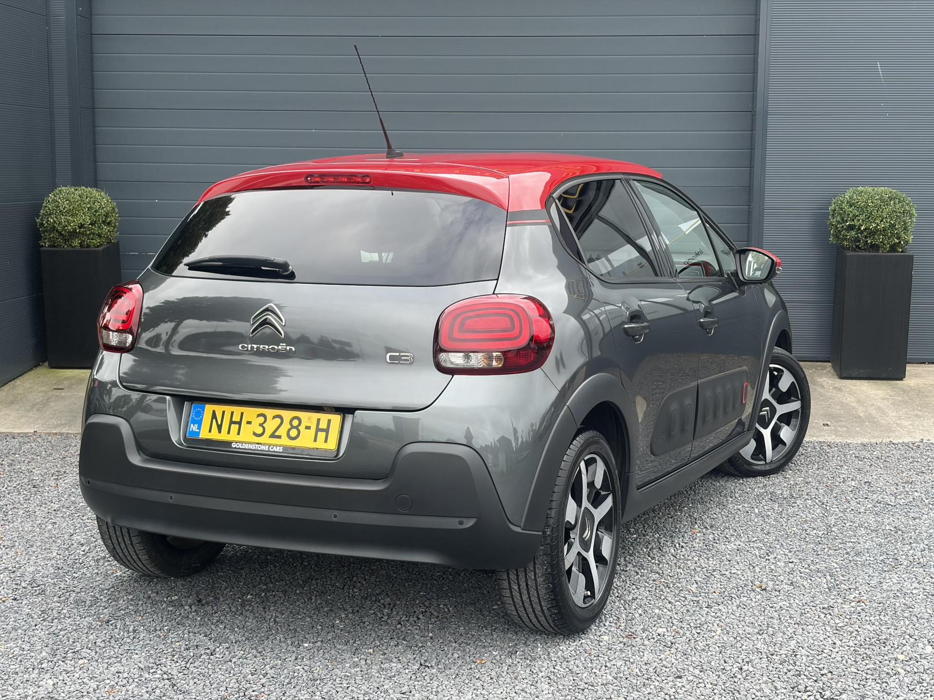 Citroen C3 1.2 PureTech S&S Shine D-riem vv in 08-2026 l 1e Eigenaar l Camera l Carplay l Navi l 110pk l Dealer Onderhouden l Clima l Cruise l 6 Bak l Pdc l Lm velgen l N.A.P l Apk tot 02-2027