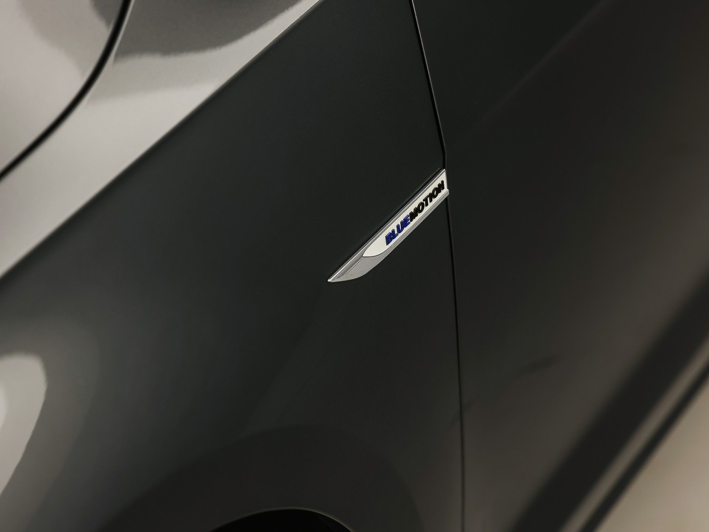 Volkswagen Golf Variant 1.5 TSI Highline 150Pk Automaat (VIRTUAL COCKPIT, APPLE CARPLAY, ALCANTARA, CAMERA, TREKHAAK, SPORTSTOELEN, GETINT GLAS, ADAPTIVE CRUISE, TREKHAAK, NIEUWSTAAT)