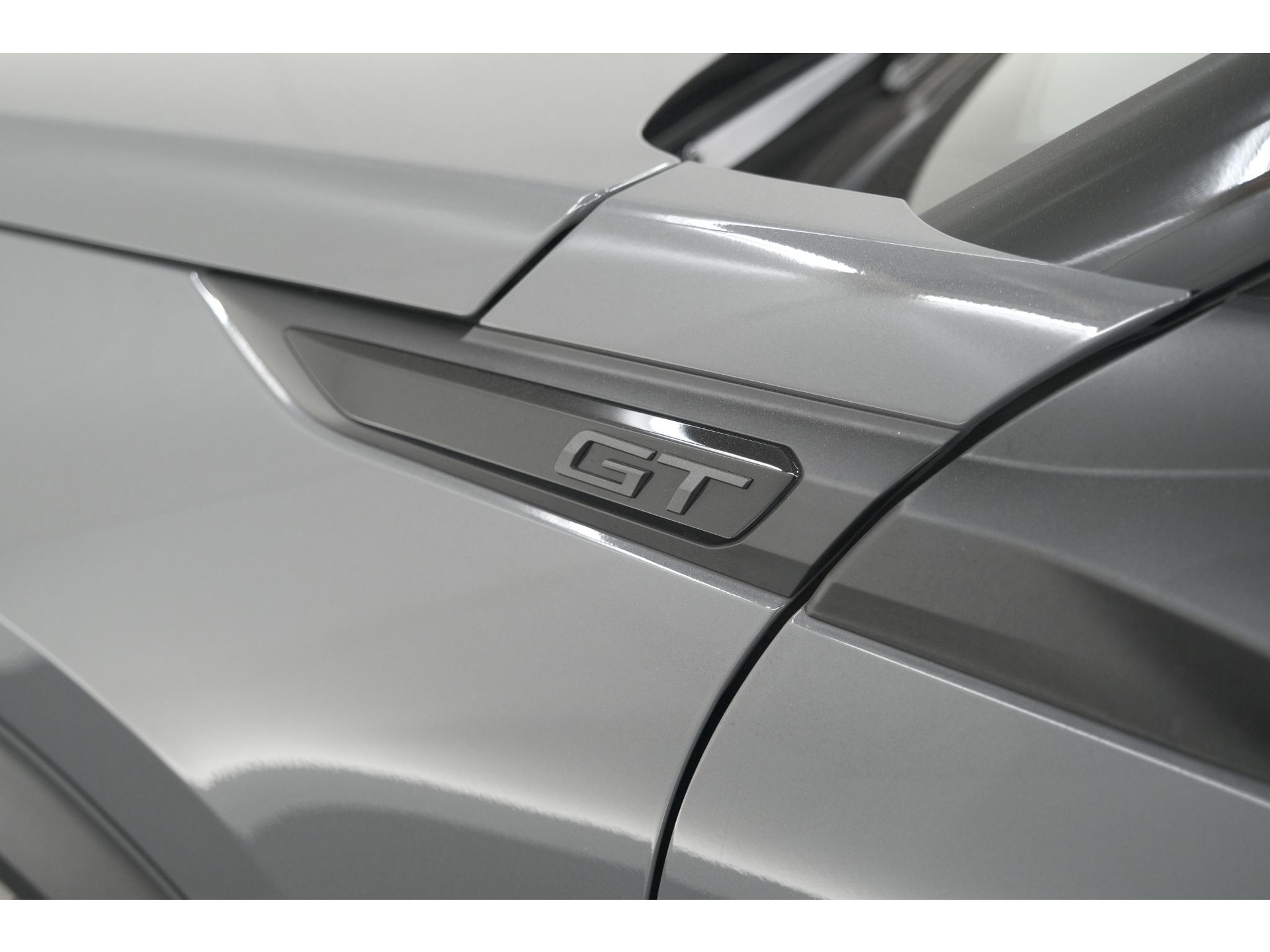 Peugeot 2008 PureTech 130 EAT8 GT | 360 Camera | Adaptieve Cruise Control | Stoelmaasage | Apple Carplay