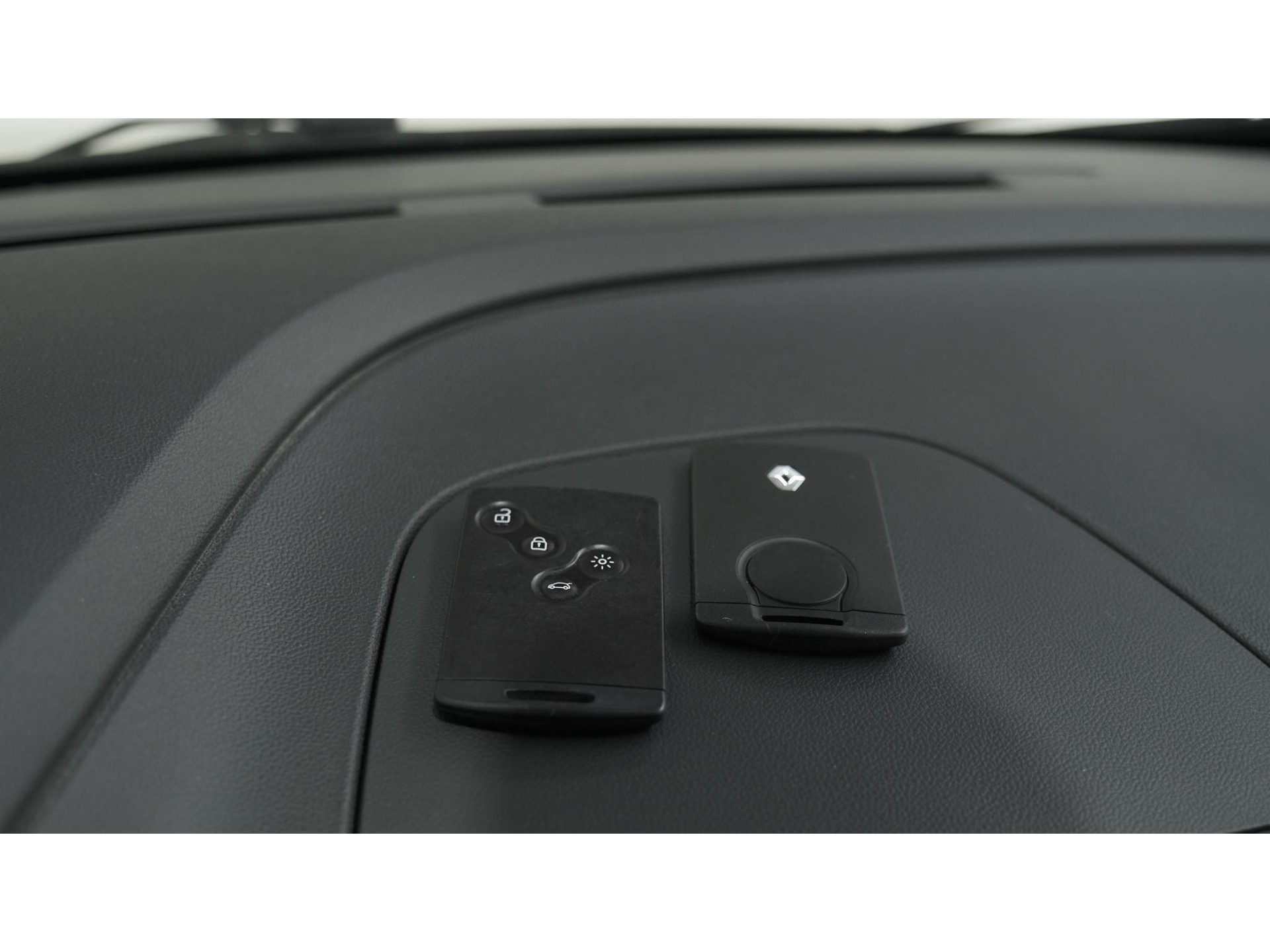 Renault Captur TCe 120 Dynamique | Trekhaak | Camera | R-Link Navigatie | Parkeersensoren