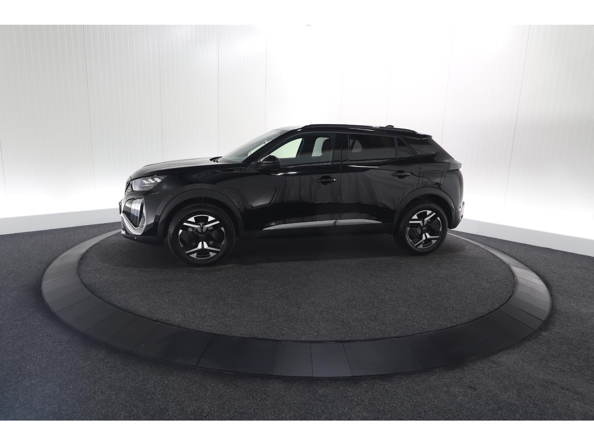 Peugeot 2008 PureTech 130 EAT8 GT | 360 Camera | Adaptieve Cruise Control | Dodehoekdetectie | Apple Carplay