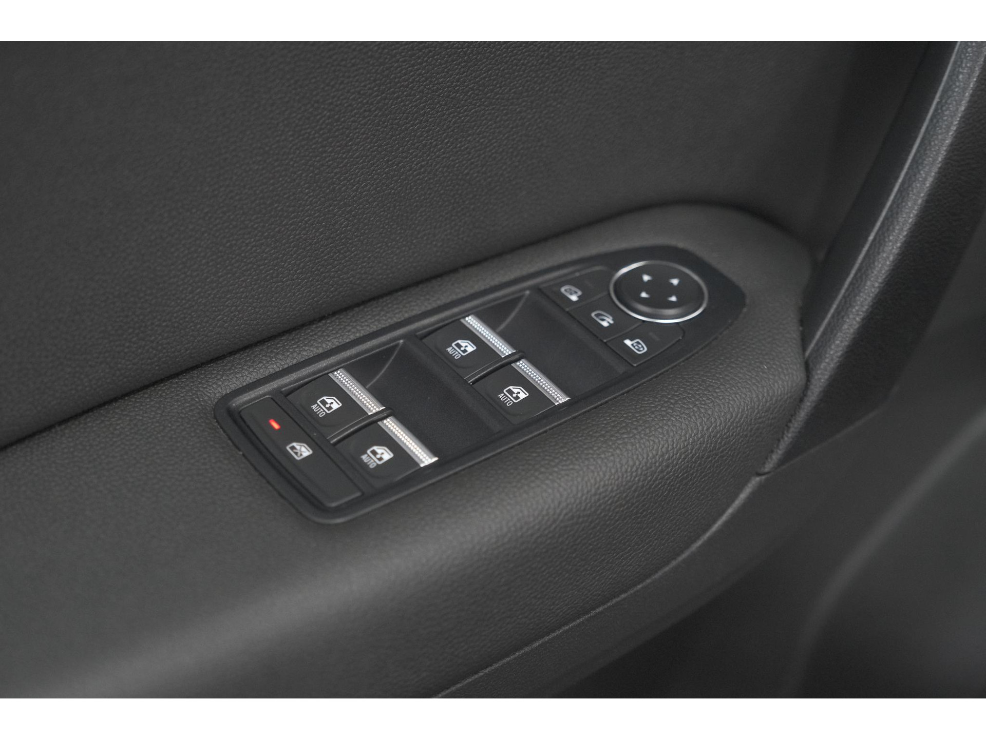 Renault Captur TCe 100 Intens | Trekhaak | Camera | Navigatie | Parkeersensoren