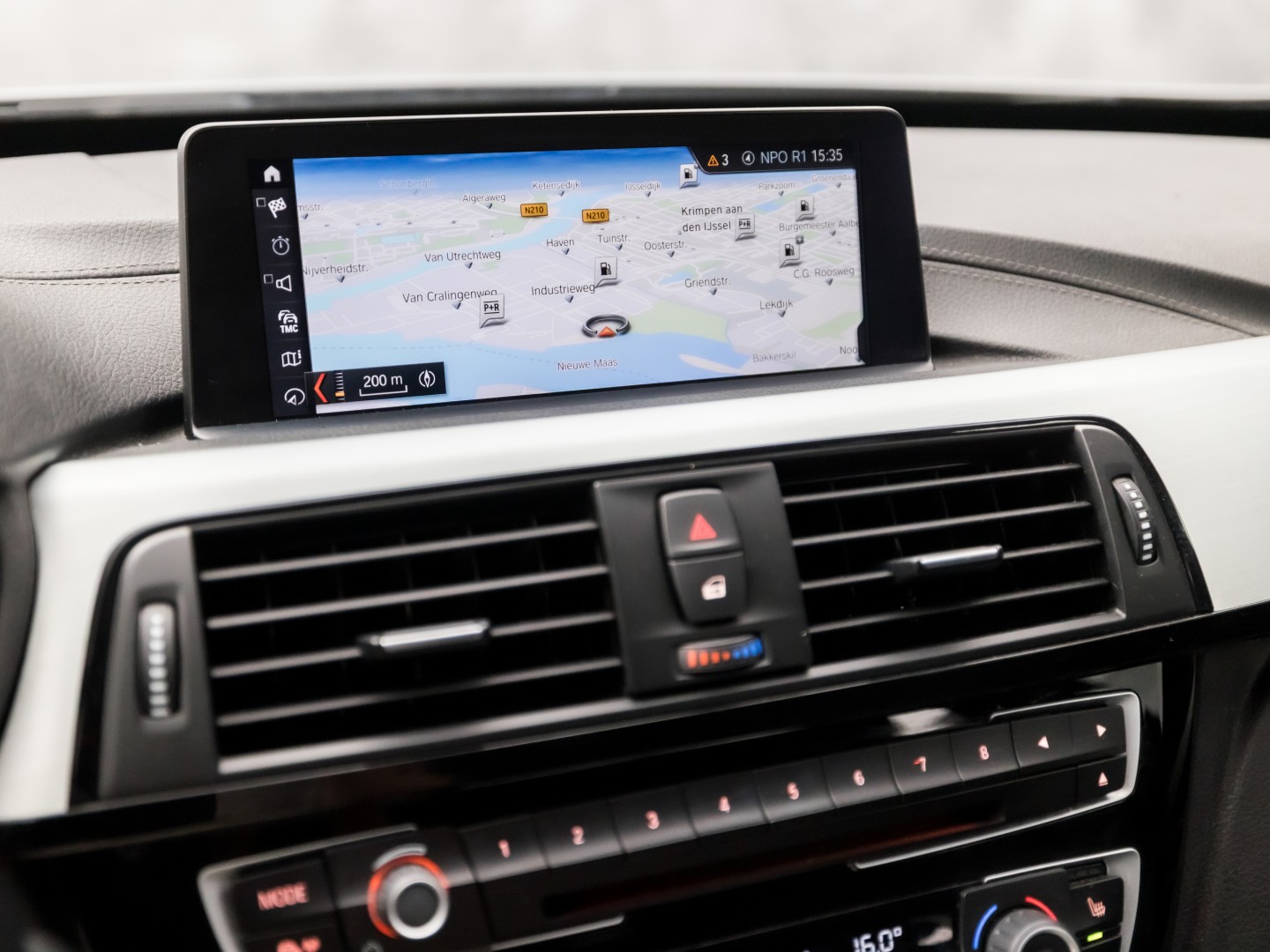 BMW 3 Serie GT 320i M Sport High Executive 184Pk Automaat (GROOT NAVI, M PAKKET, STOELVERWARMING, LEDER, SPORTSTOELEN, GETINT GLAS, PARKEERSENSOREN, NIEUWSTAAT)