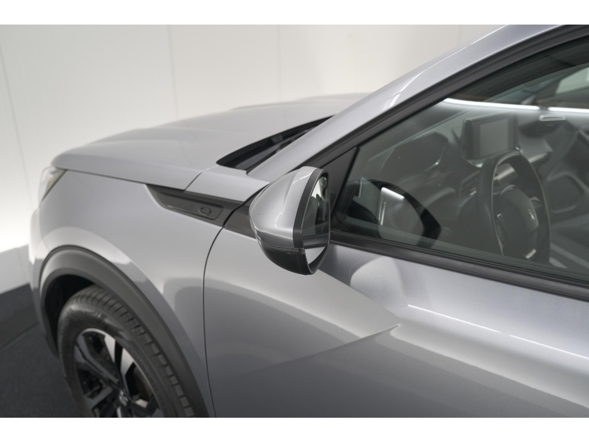 Peugeot e-2008 EV Allure 50 kWh | SOH=96.7 % | 3 Fase Laadfunctie | Camera | Navigatie | Parkeersensoren | Apple Carplay