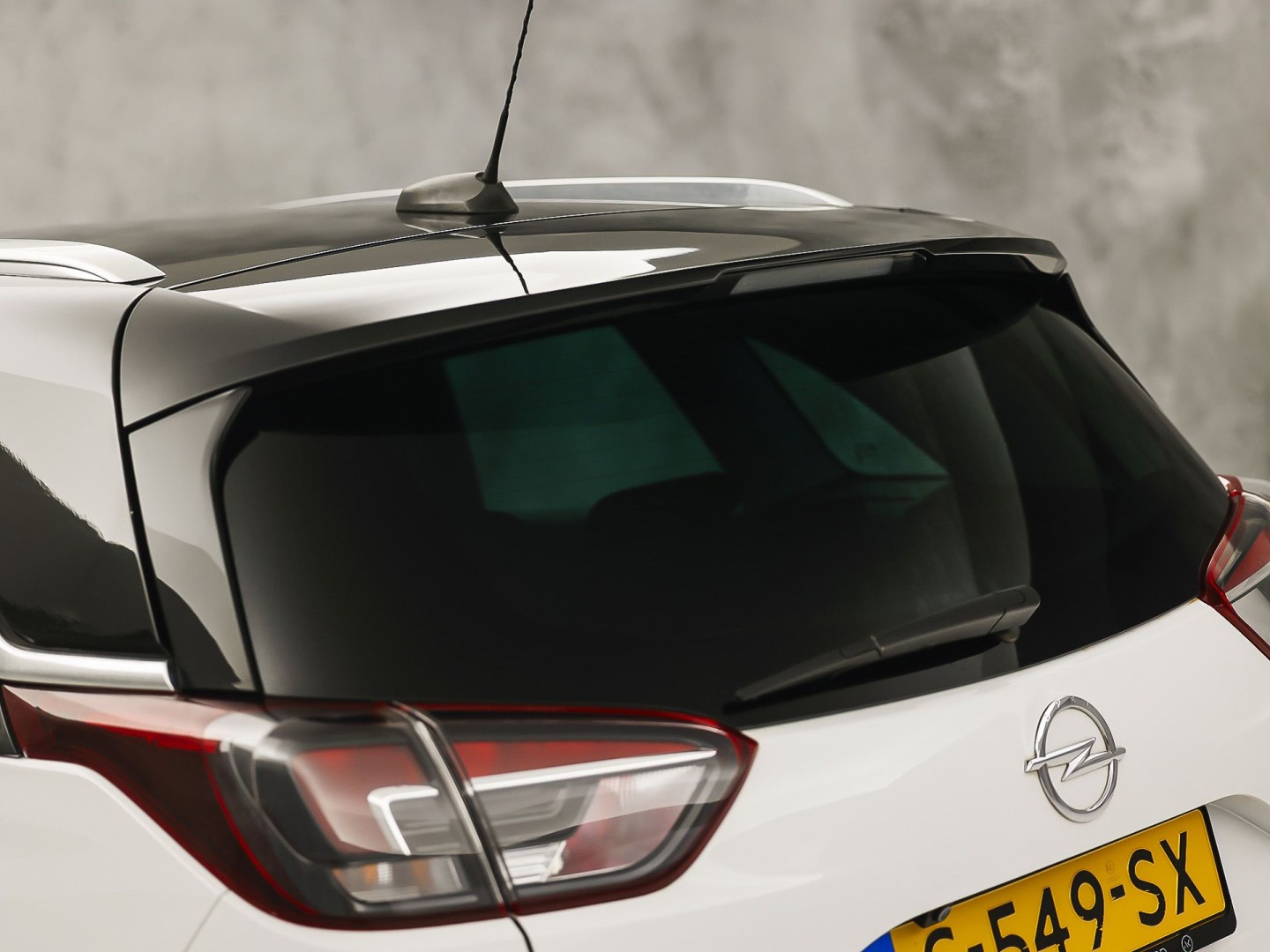 Opel Crossland X 1.2 Turbo Innovation (APPLE CARPLAY, GROOT NAVI, CLIMATE, STUUR/STOELVERWARMING, 360 CAMERA, SPORTSTOELEN, GETINT GLAS, CRUISE, LM VELGEN, NIEUWSTAAT)