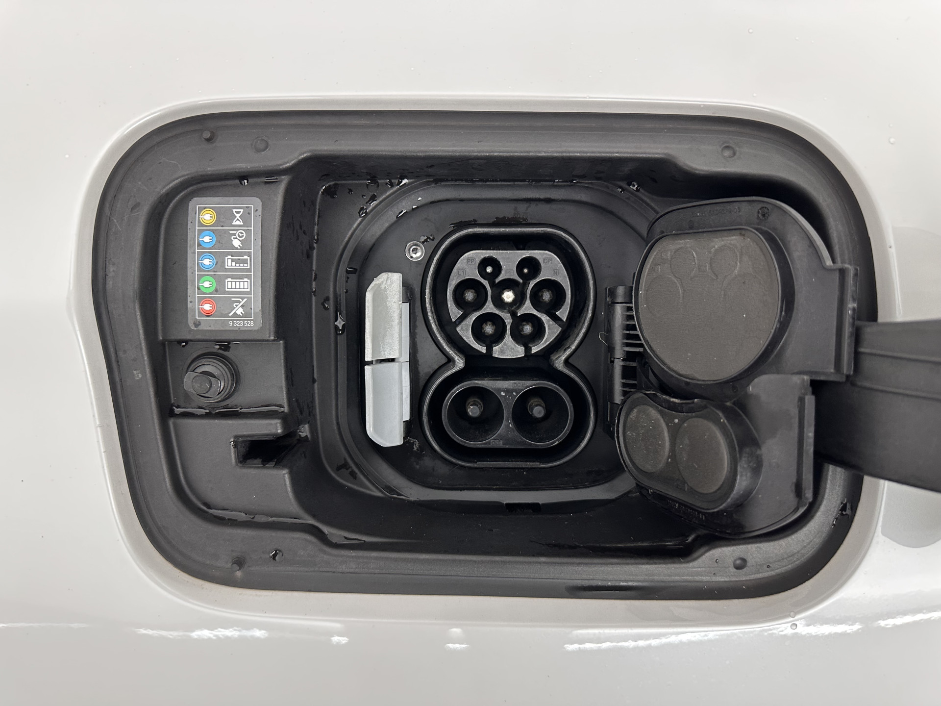 BMW iX3 High Executive 80 kWh [ 3-Fase ] (INCL-BTW) Aut. *PANO | LEATHER | HARMAN/KARDON | FULL-LED | BLINDSPOT | MEMORY-PACK | DIGI-COCKPIT | HEATED-SPORTSEATS | KEYLESS | TOPVIEW | DAB+ | NAVI-FULLMAP | HEAD-UP | PRIVACY-GLASS | 2