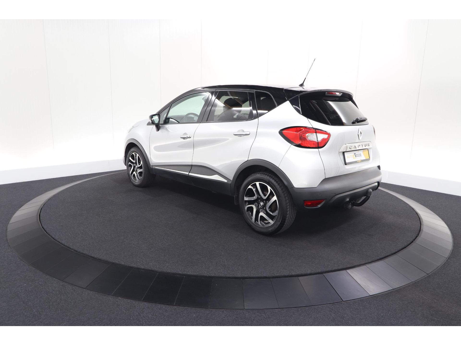 Renault Captur TCe 120 EDC Dynamique | Trekhaak | Camera | Climate Control | Navigatie