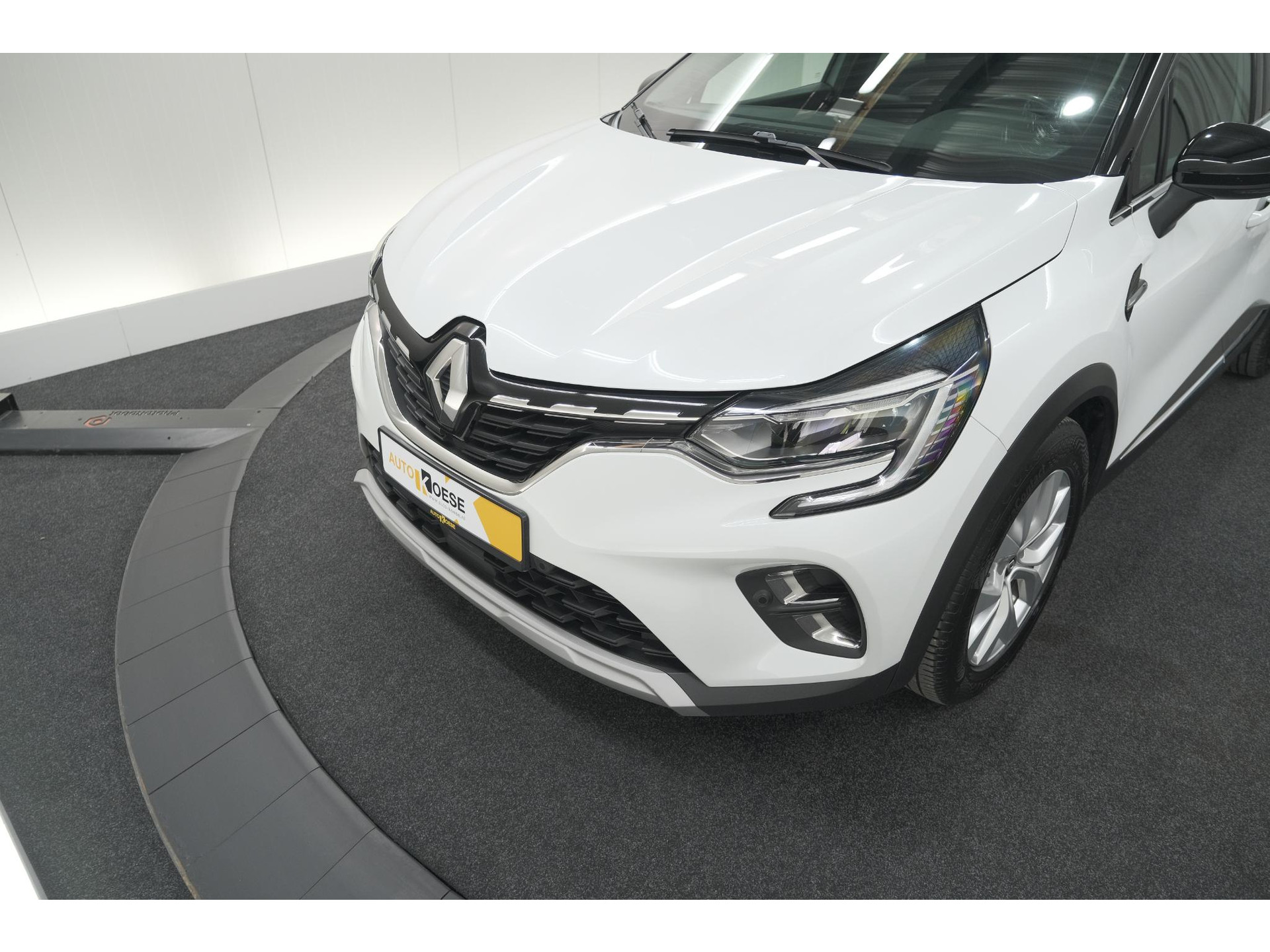 Renault Captur 1.6 E-Tech Plug-in Hybrid 160 Intens | Trekhaak | Camera | Adaptieve Cruise Control | Dodehoekdetectie