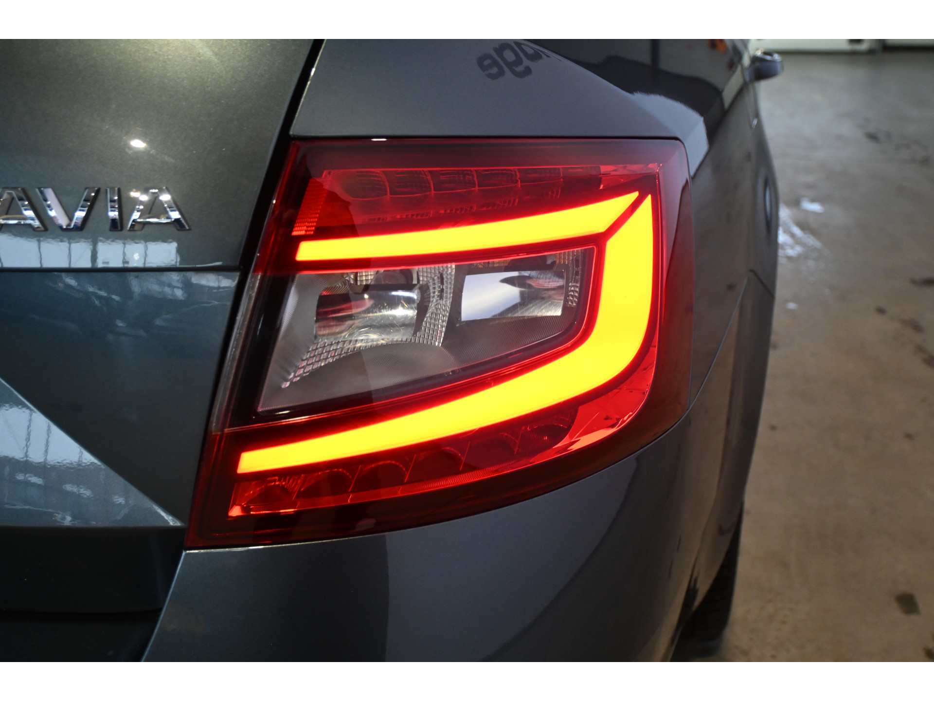 ŠKODA Octavia 1.0 TSI Greentech Style Business Automaat Navigatie Carplay Stoelverwarming Inruil Mogelijk!