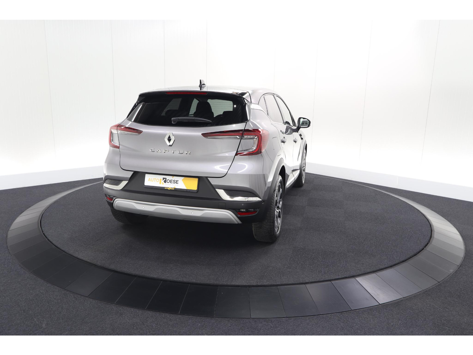 Renault Captur Mild Hybrid 140 EDC Techno | 360 Camera | Groot scherm | Stoelverwarming | Parkeersensoren | Allseason banden