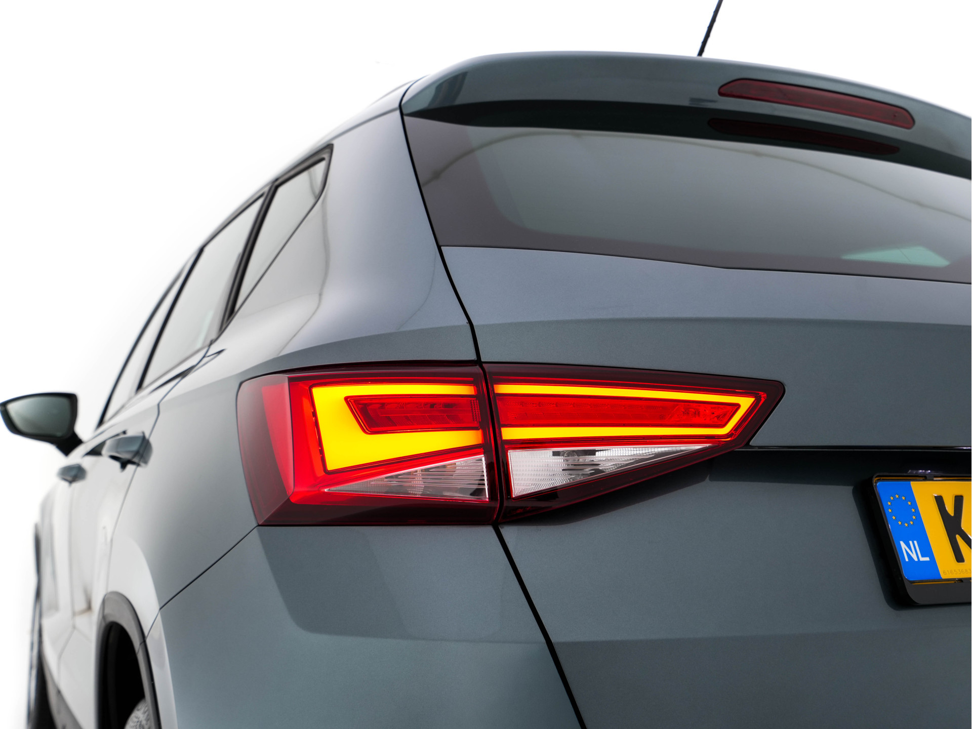 SEAT Ateca 1.0 EcoTSI Style (INCL-BTW) *FULL-LED | NAVI-FULLMAP | CAMERA | DAB+ | COMFORTSEATS |  ECC | PDC | CRUISE | PRIVACY-GLASS | CARPLAY | 17''ALU*