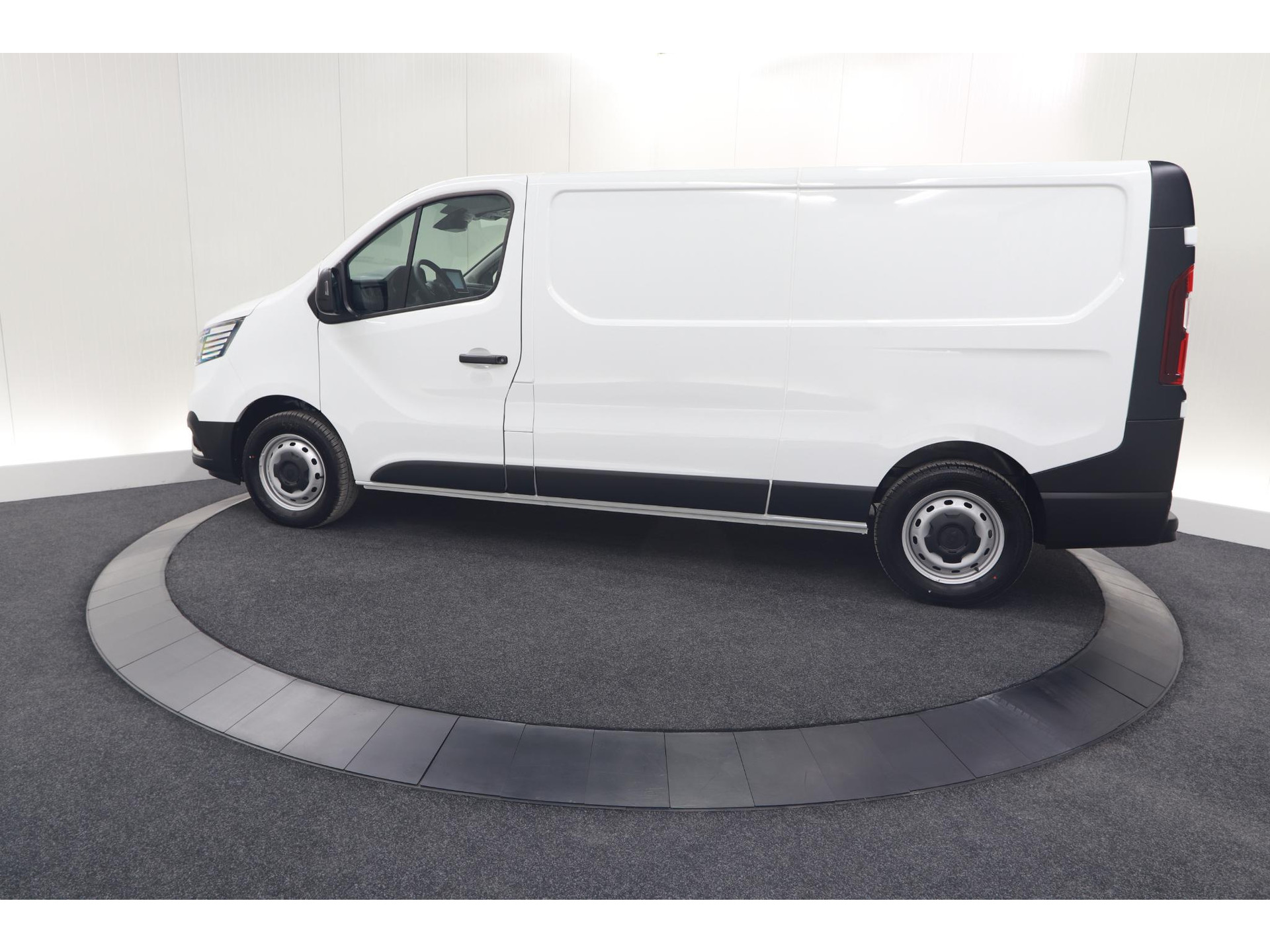 Renault Trafic 2.0 Blue dCi 130 T30 L2H1 Advance | Camera | Apple Carplay | Parkeersensoren