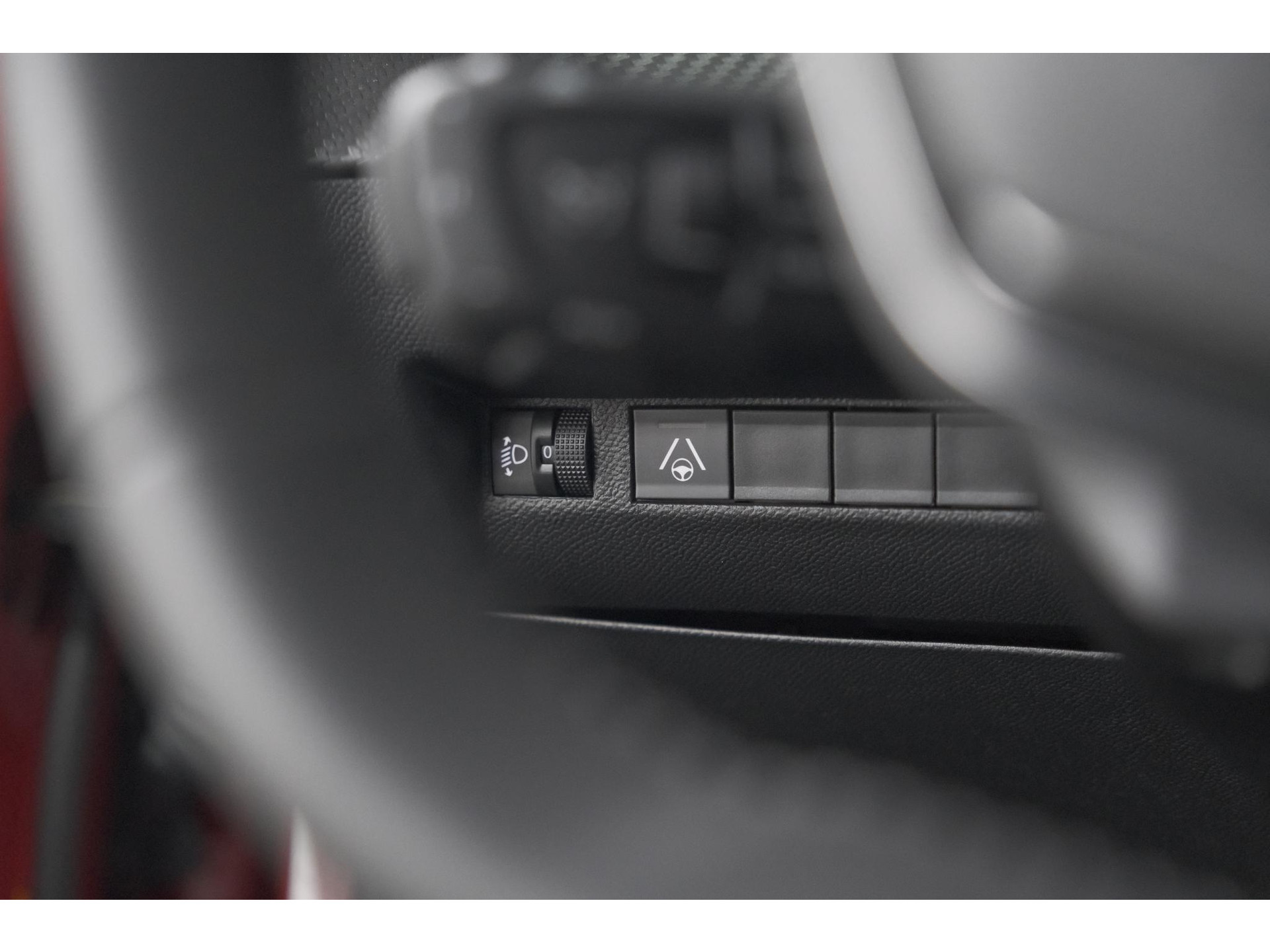 Peugeot 2008 1.2 Hybrid 145 Allure | 360 Camera | Adaptieve Cruise Control | Dodehoekdetectie | Apple Carplay