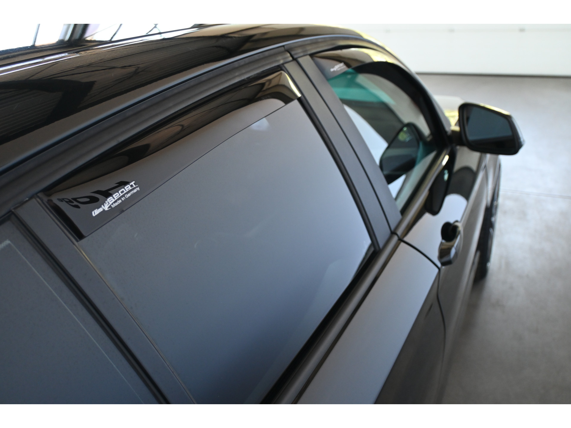 BMW 1-serie 116i Business+ Clima Cruise control Navigatie Xenon Stoelverwarming Inruil Mogelijk!