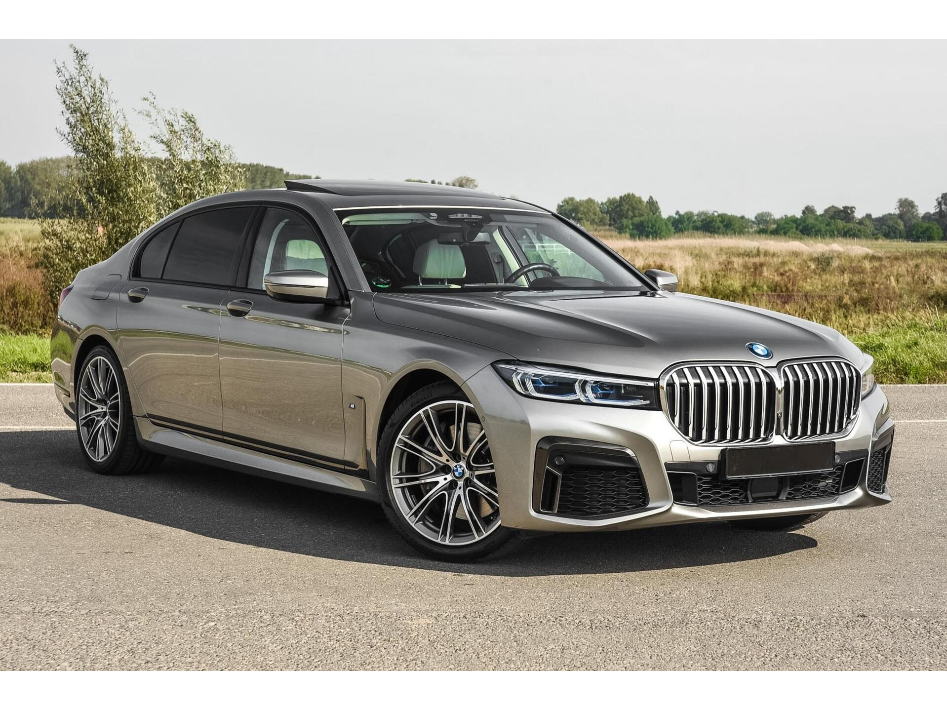BMW 745Le High Executive | M Sport | Massage | Lounge