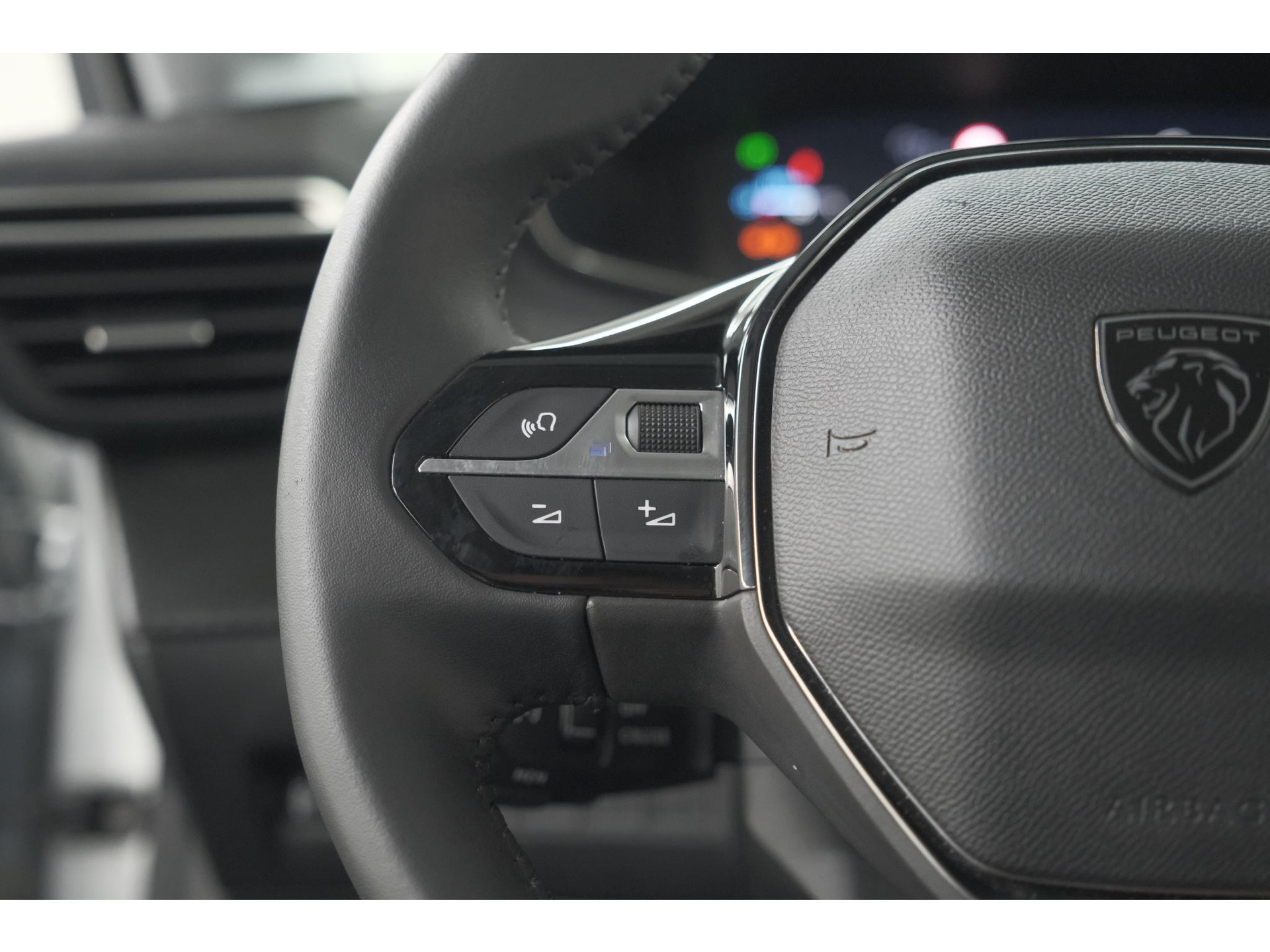 Peugeot 208 PureTech 100 Allure | 360 Camera | Adaptieve Cruise Control | Dodehoekdetectie