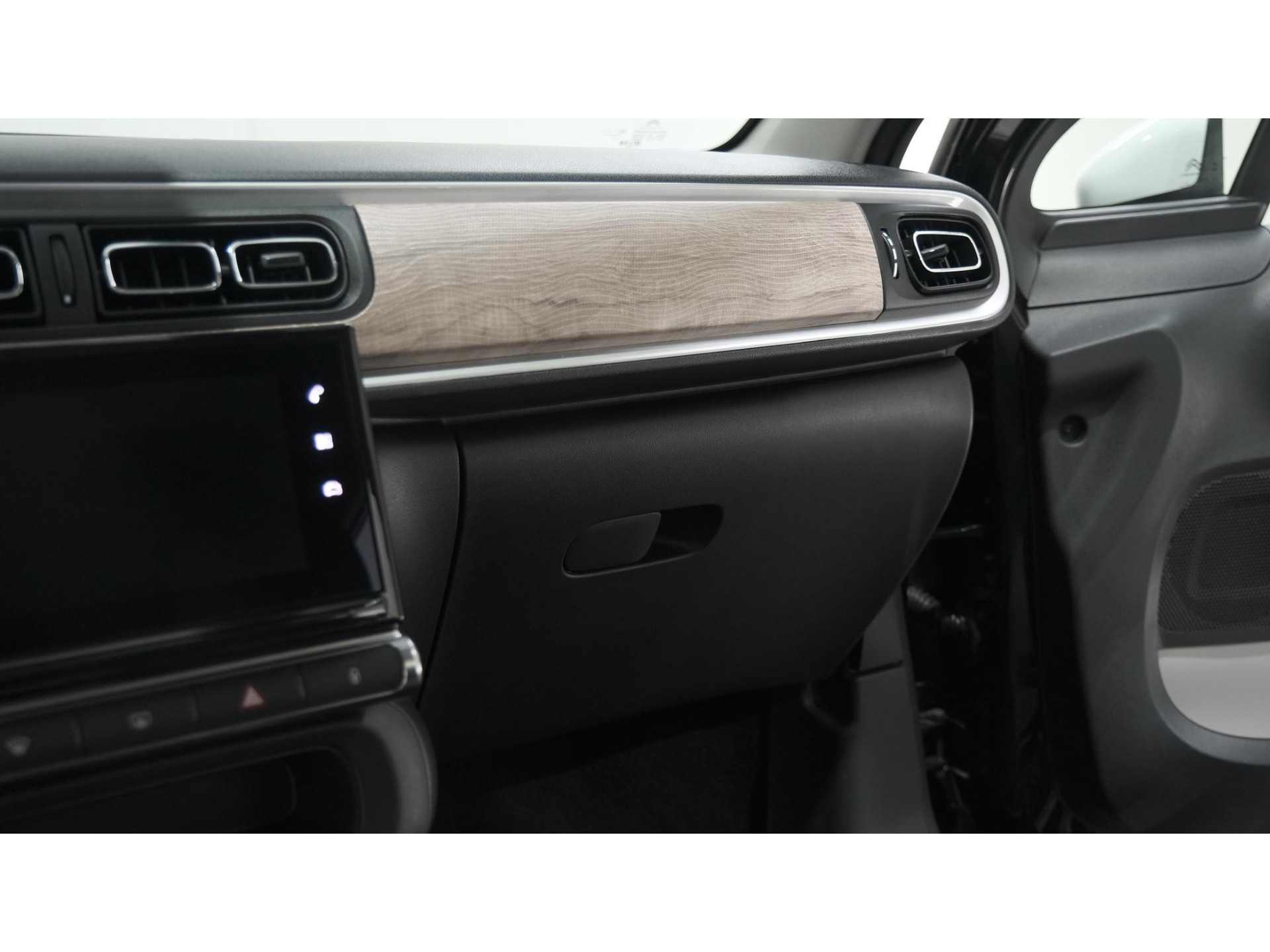 Citroen C3 PureTech 82 Feel Edition | Apple Carplay | Parkeersensoren | Navigatie | Climate Control | 16 Inch Velgen