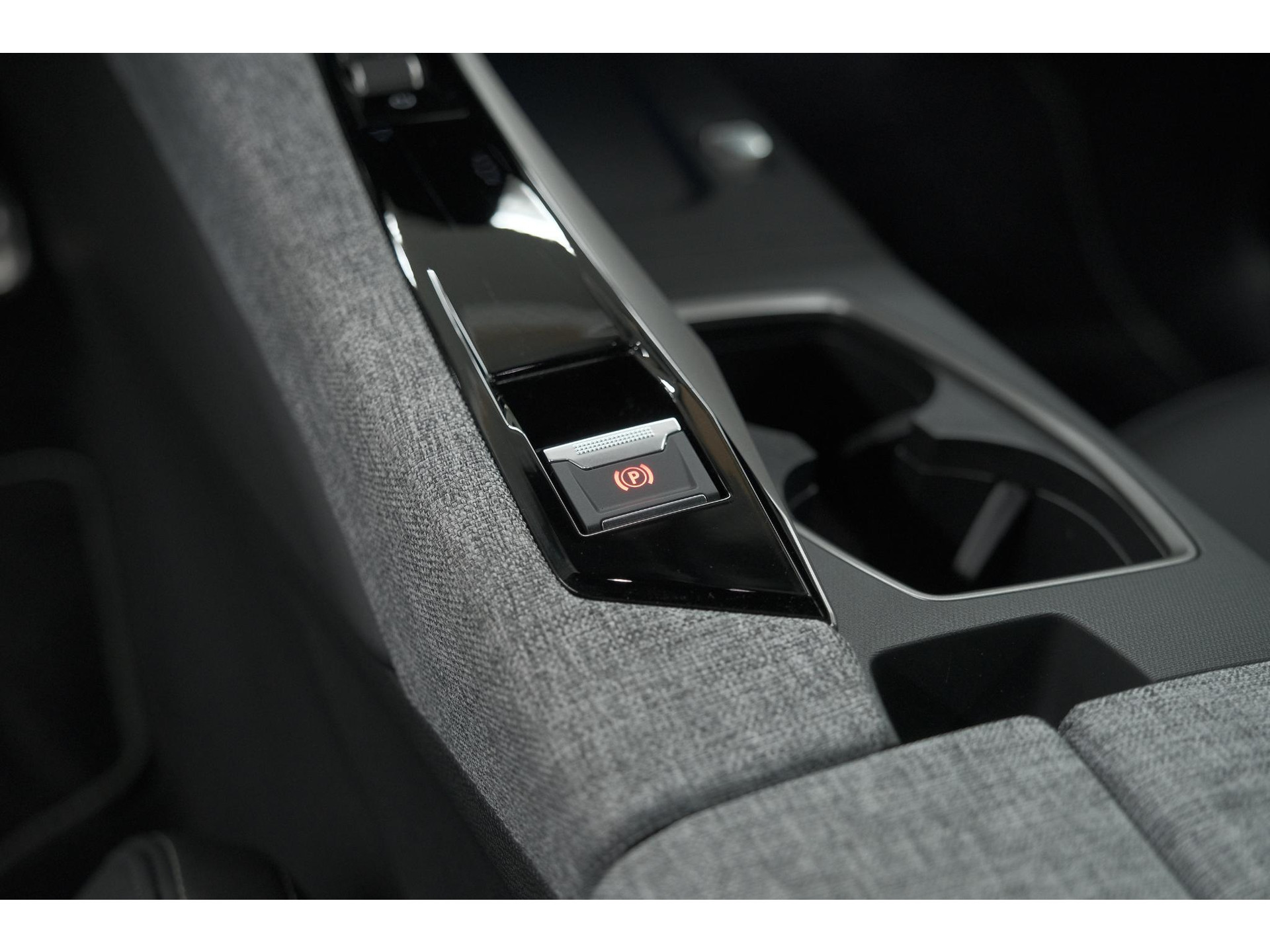 Peugeot 3008 1.2 Hybrid 145 GT | Elektrische Kofferklep | Camera | Adaptieve Cruise Control | Apple CarPlay
