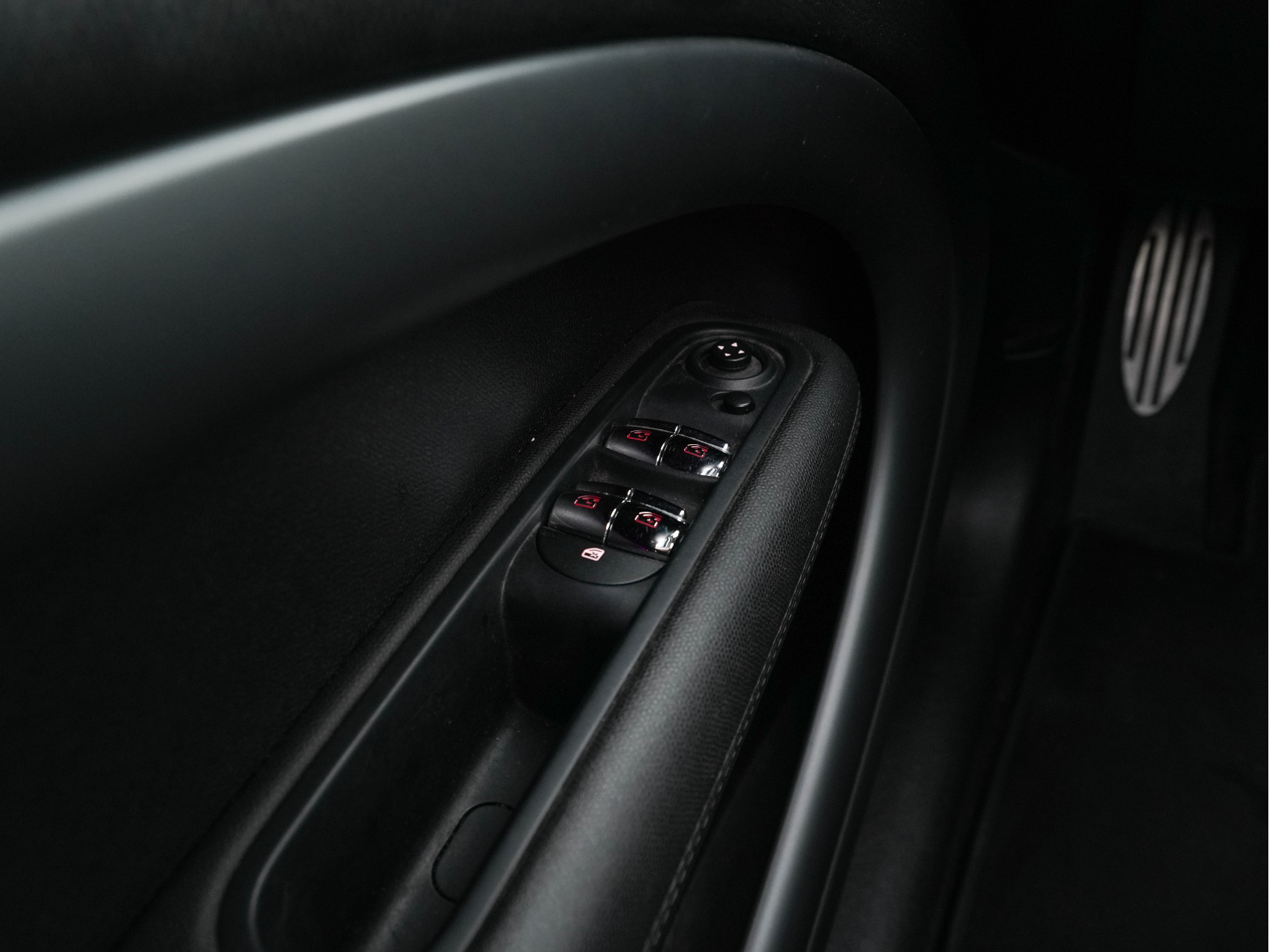 MINI Mini Countryman 2.0 Cooper SD ALL4 Pepper *PANO | LEATHER | BI-XENON | NAVI-FULLMAP | HEATED-COMFORTSEATS | ECC | HEATED-SEATS | PDC | CRUISE | TOWBAR | 17''ALU*