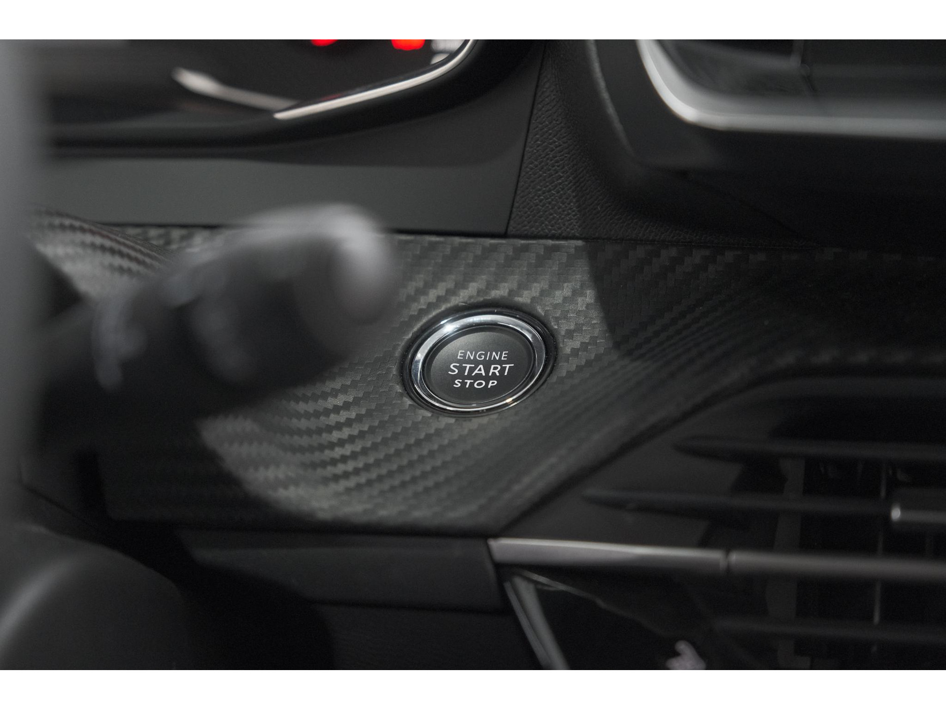 Peugeot 208 PureTech 100 Allure Pack | Camera | Apple Carplay | Stoelverwarming | Parkeersensoren