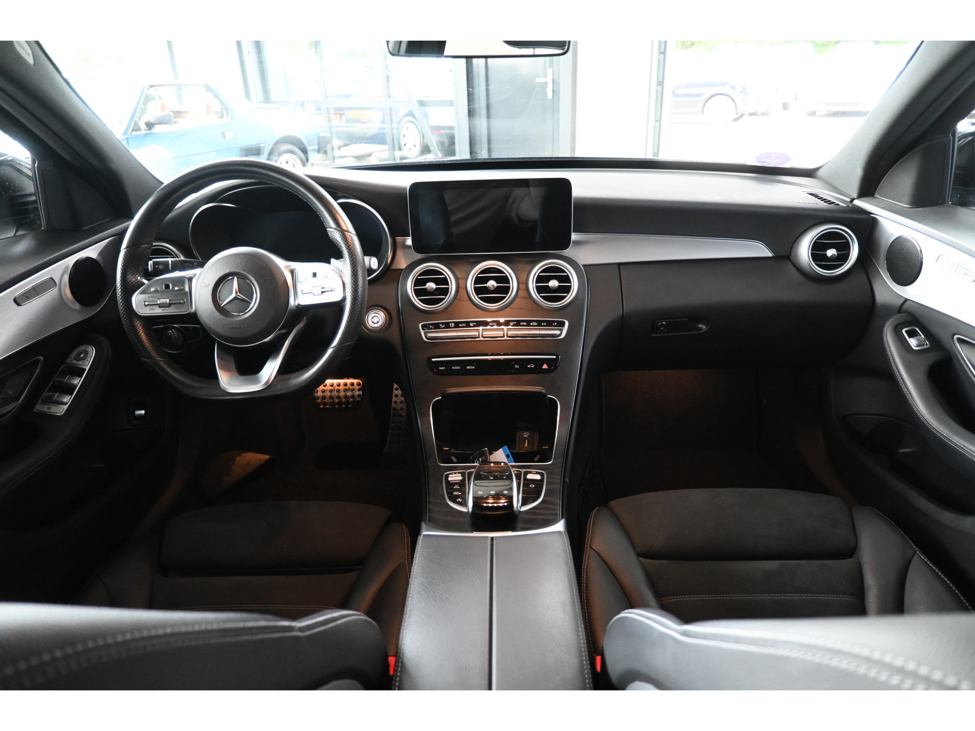Mercedes-Benz C-klasse Estate 180 Business Solution AMG Line Navigatie Carplay Stoelverwarming Virtual Rijklaarprijs! Inruil Mogelijk!