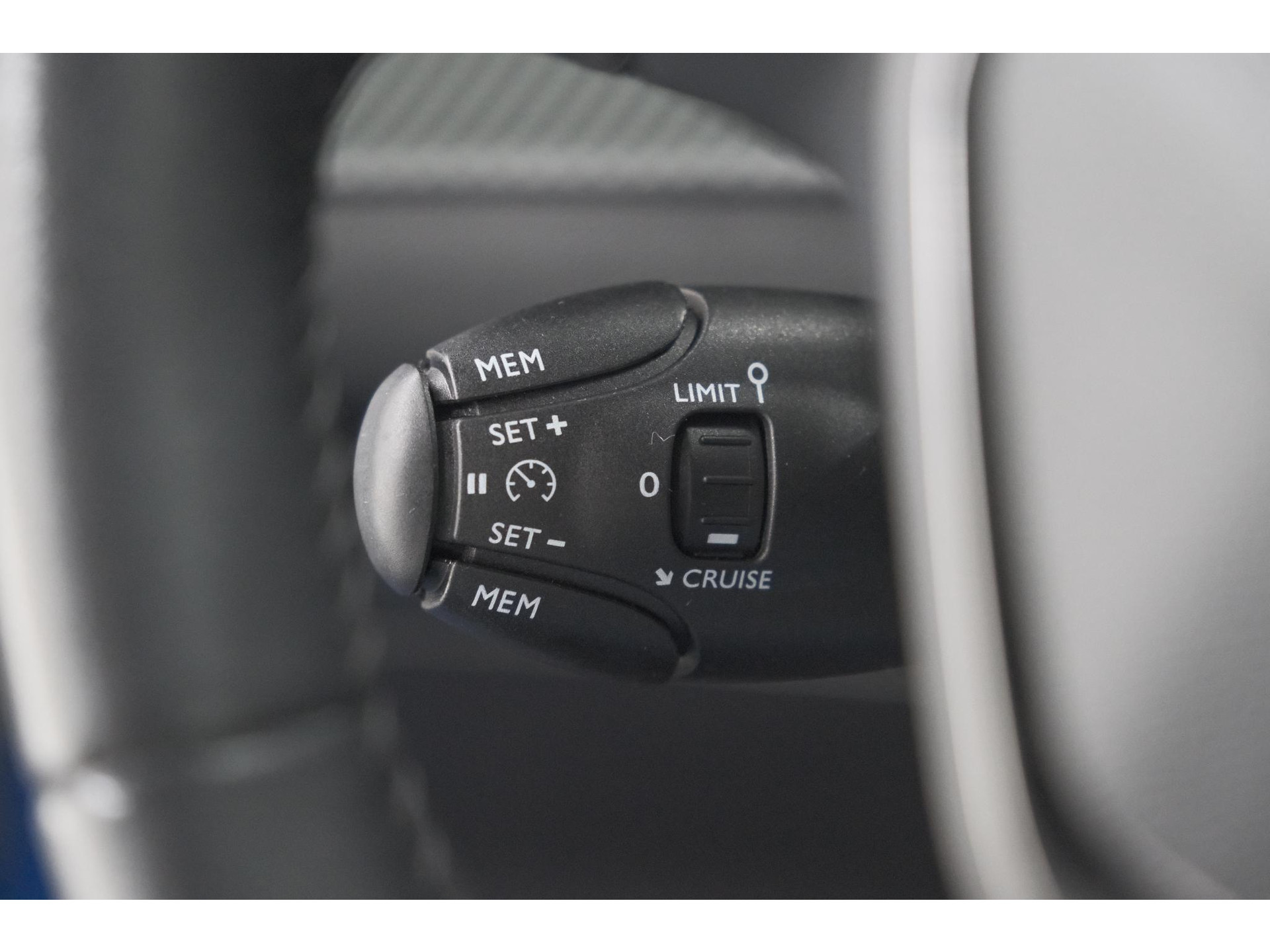 Peugeot 208 PureTech 100 Allure | Trekhaak | Camera | Apple Carplay | Navigatie | Parkeersensoren