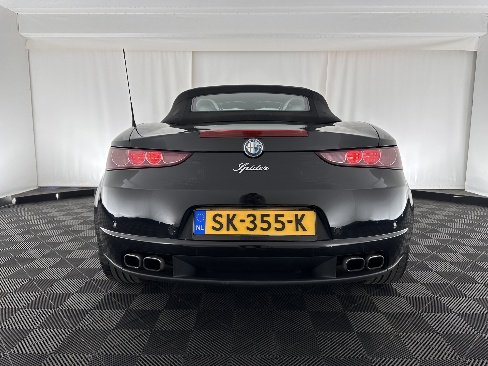 Alfa Romeo Spider 2.4 JTD Q-Tronic Exclusive TI-Sportpack Aut. *LUXURY-LEATHER | BI-XENON | SPORT-SEATS | ECC | SHIFTPADDLES | PDC | CRUISE | 19''ALU*