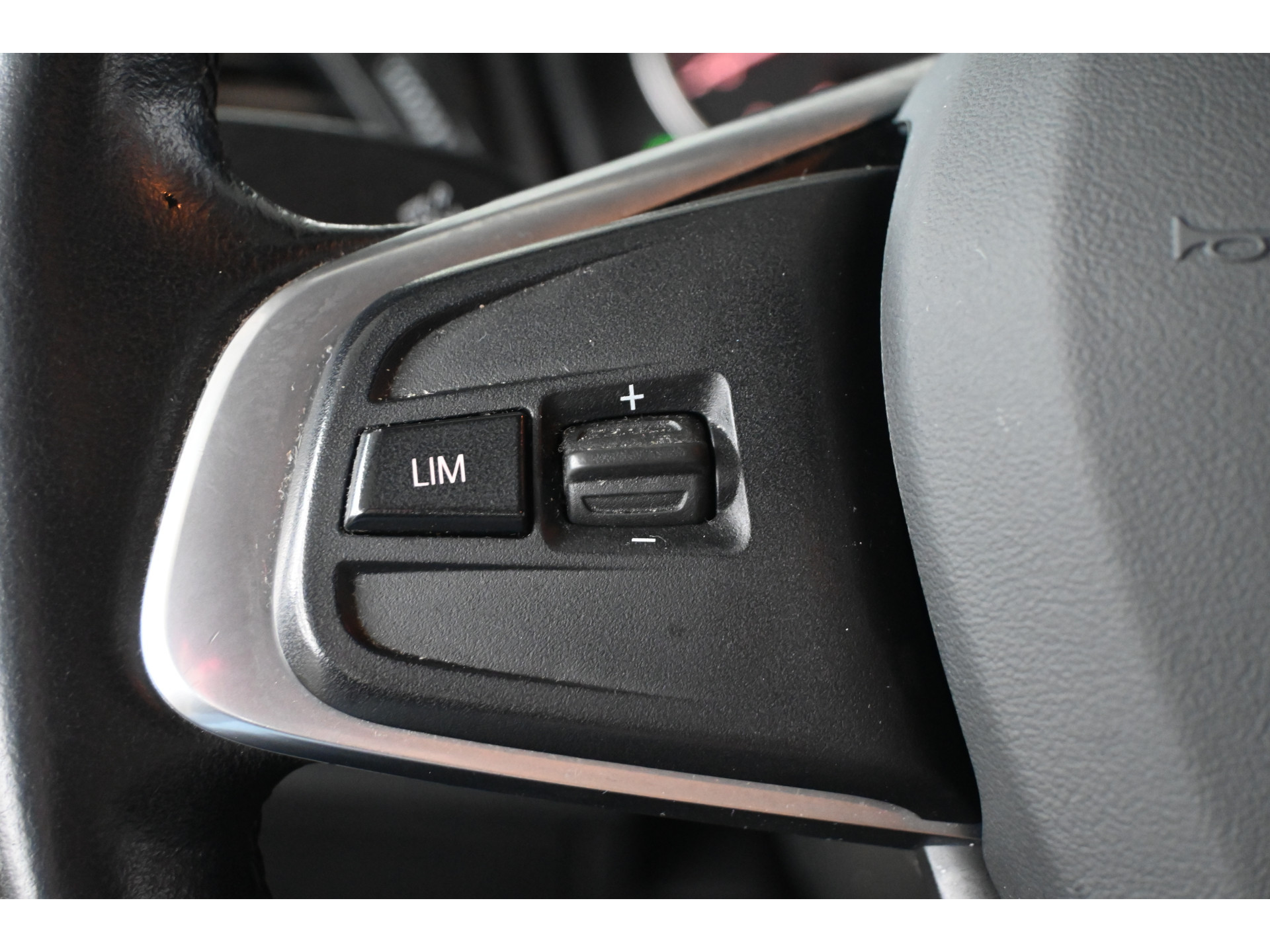 BMW 2-serie Active Tourer 218i Airco Trekhaak LED Lichtmetaal Rijklaarprijs Inruil Mogelijk!
