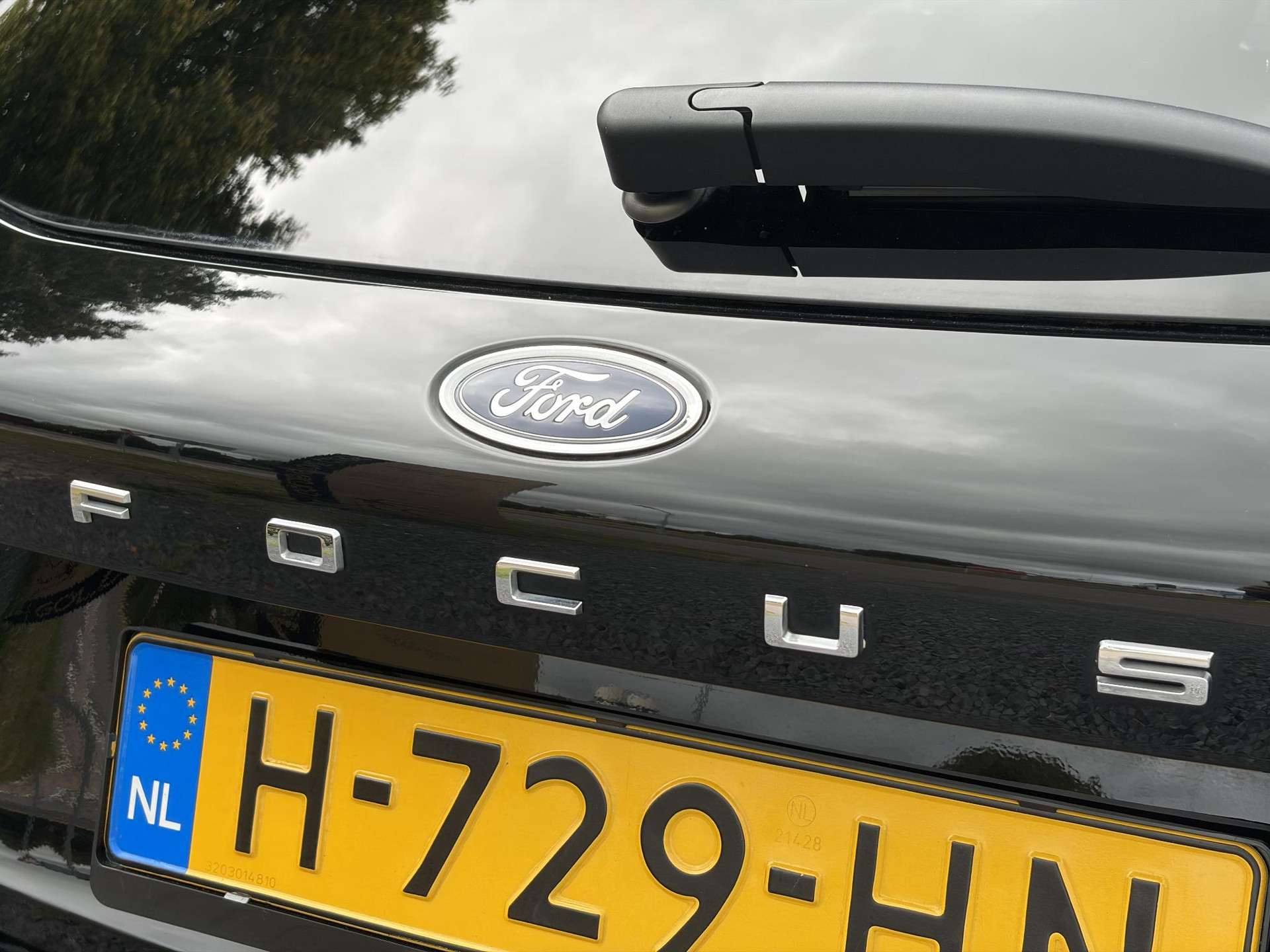 Ford Focus 1.0 EcoBoost ST Line Business 2e Eigenaar l Navi l Clima l Cruise l 125pk l Keyless l Pdc V+A l 18 '' Lmv  l N.A.P l Apk tot 02-2028