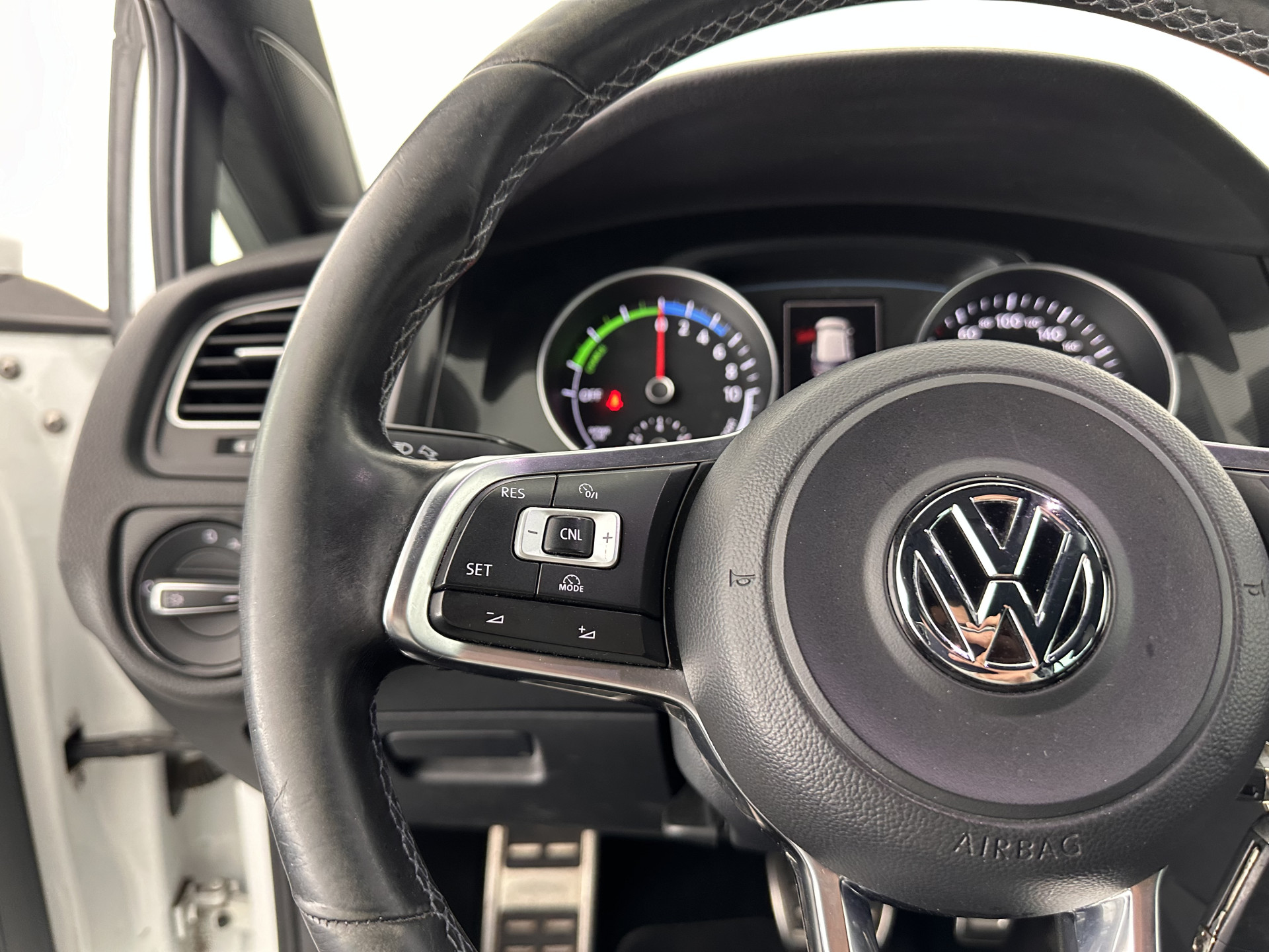 Volkswagen Golf 1.4 TSI GTE Aut. *FULL-LED | NAVI-FULLMAP | SPORT-SEATS | DAB+  | TOWBAR | ECC | SHIFT-PADDLES | PARKPILOT | CRUISE | 18''ALU*