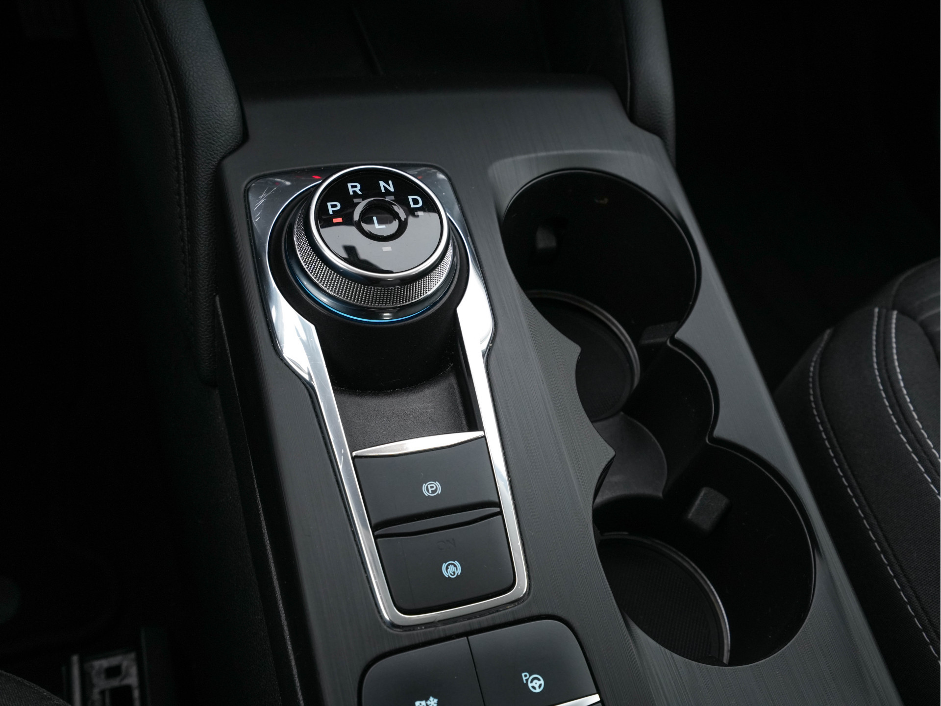 Ford Kuga 2.5 PHEV Titanium (INCL-BTW) *DIGI-COCKPIT | ADAPTIVE-CRUISE | BLINDSPOT | PARK-PILOT | CAMERA | NAVI-FULLMAP | HEATED-SEATS | COMFORT-SEATS | ECC | CARPLAY | PDC | DAB | LANE-ASSIST | 17''ALU*