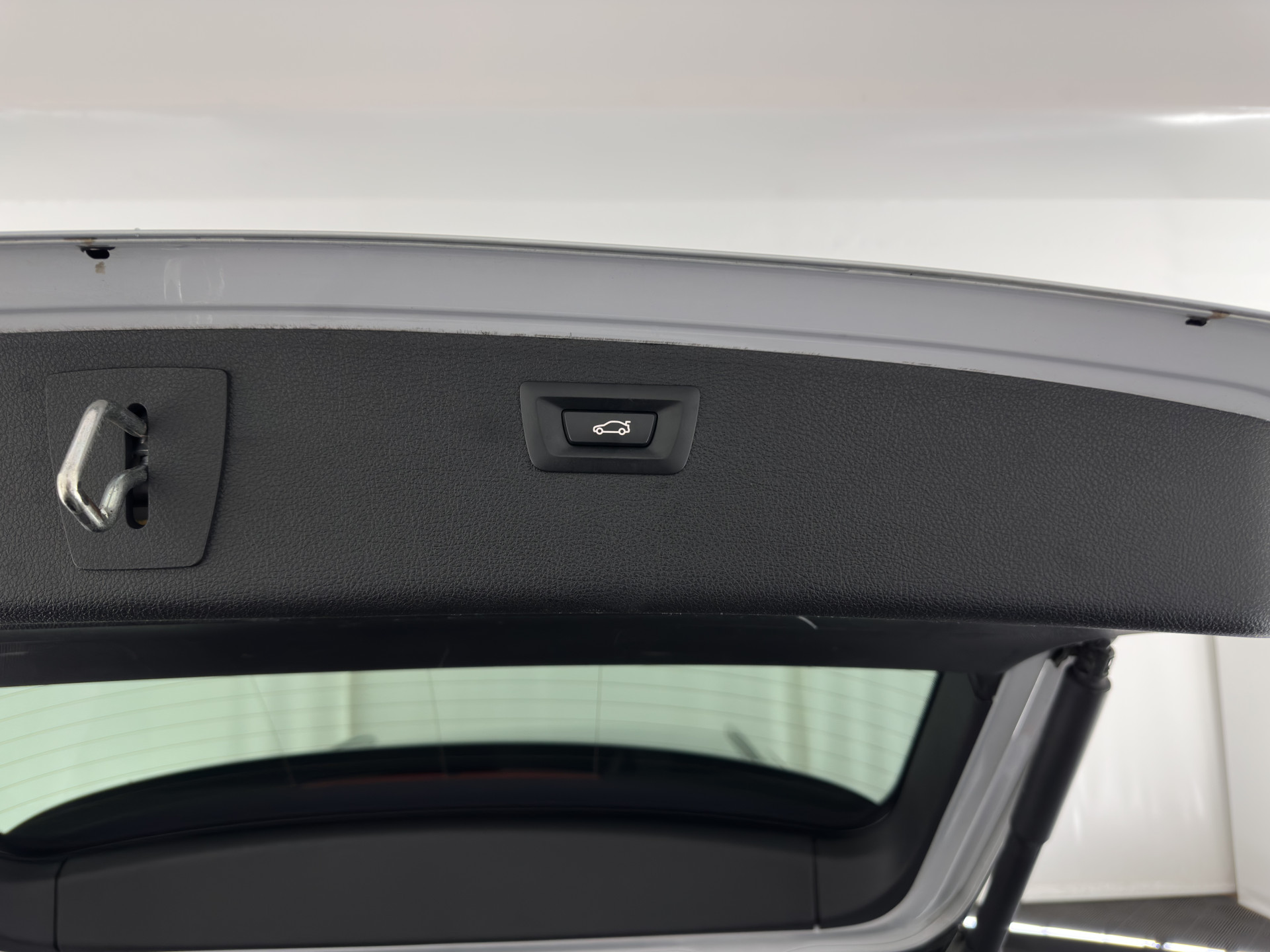 BMW 3-serie Touring 330d xDrive M-Aerodynamica-Pack High-Executive Aut * LEATHER | NAVI-FULLMAP | XENON | HEATED-SPORTSEATS | SHIFT-PADDLES | PDC | PRIVACY-GLASS | KEYLESS | CAMERA | TOWBAR | 18''ALU*