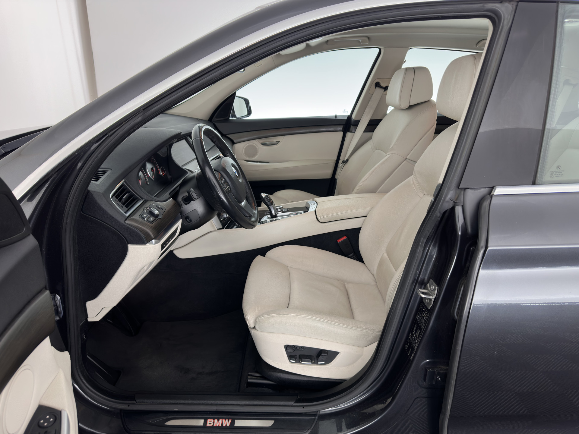 BMW 5-serie Gran Turismo 520d High Executive Aut. *HEAD-UP | ADAPTIVE-CRUISE | LUXURY-LEATHER | XENON | MEMORY-PACK | TOP-VIEW | HIFI-SOUND | NAVI-FULLMAP | ECC | PDC*