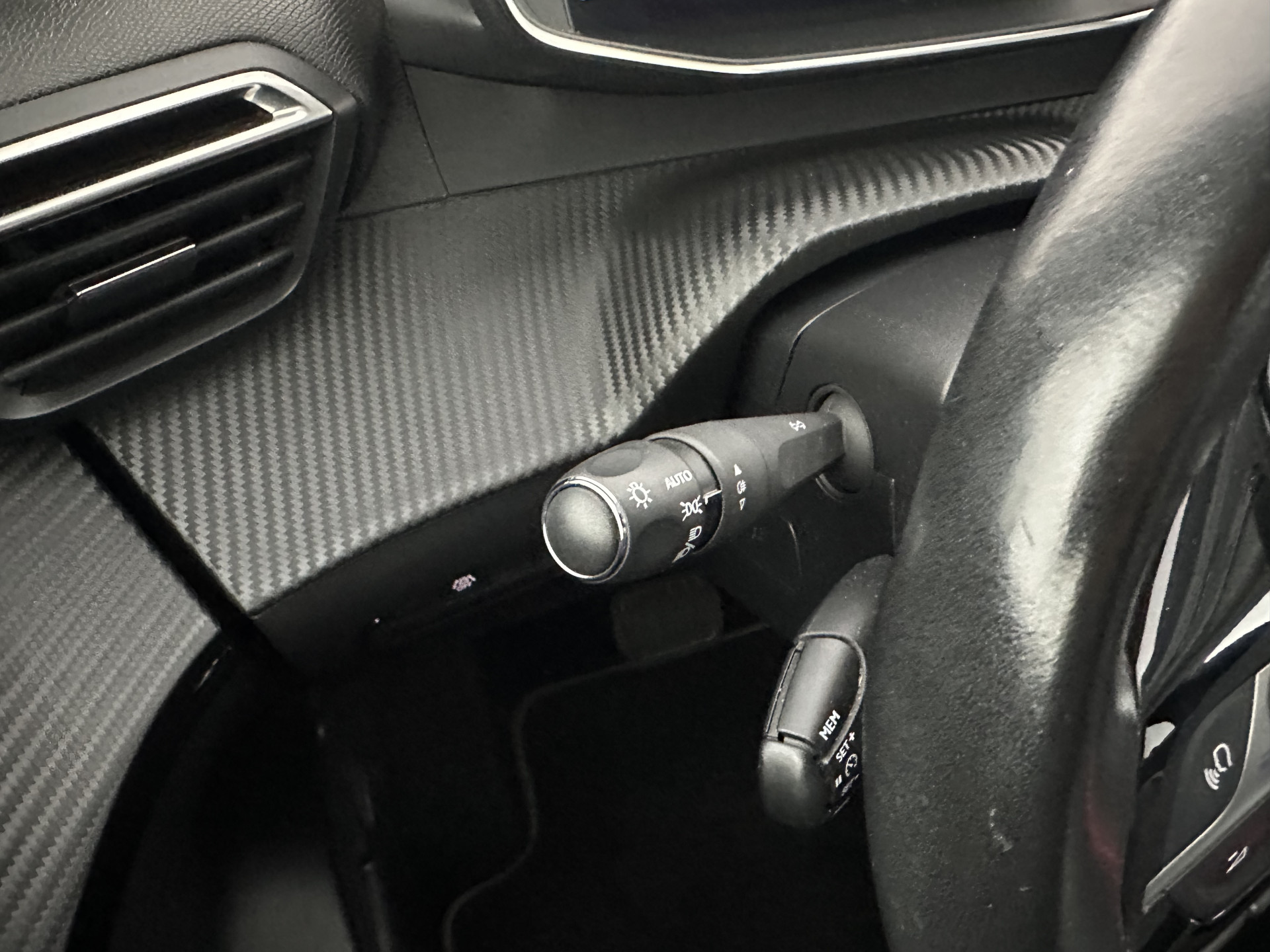 Peugeot e-208 EV Allure 50 kWh {SOH-91%} Aut *FULL-LED | DIGI-COCKPIT | BLINDSPOT | CAMERA | NAVI-FULLMAP | LANE-ASSIST | KEYLESS | DAB | CCS-FASTLOADER | TOP-VIEW | AMBIENT-LIGHT | PRIVACY-GLASS | 17"ALU*