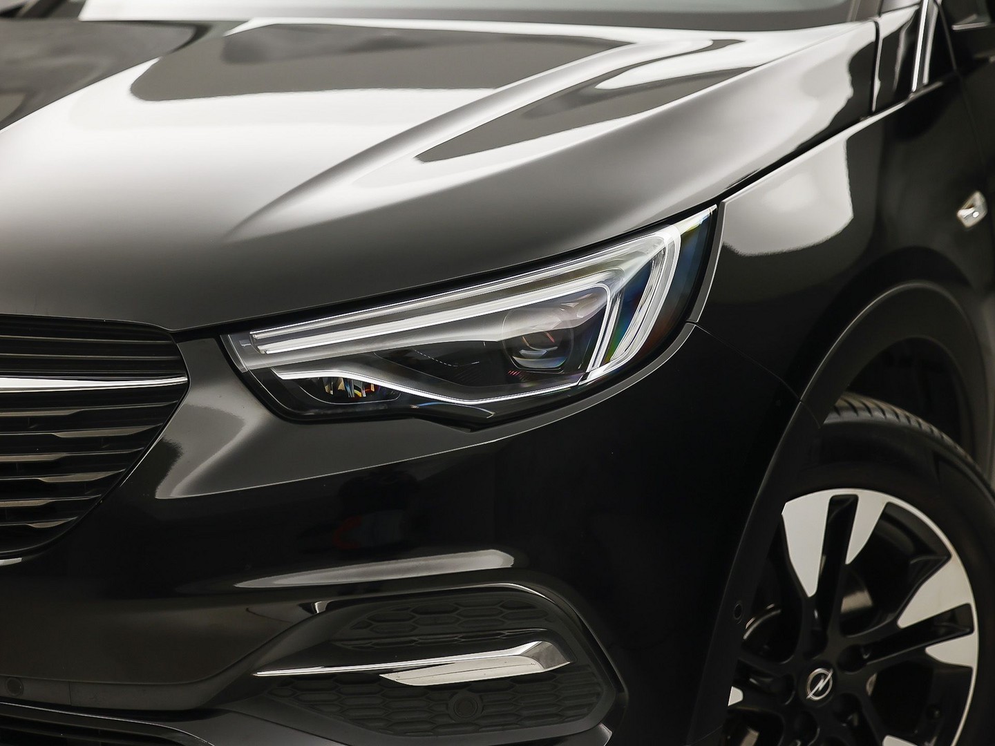 Opel Grandland X 1.2 Turbo Innovation (MEMORY SEAT, NAP, STOELVERWARMING/KOELING, APPLE CARPLAY, KEYLESS, GETINT GLAS, LANE ASSIST, STUURWIEL VERWARMD, NIEUWE APK, NIEUWSTAAT)