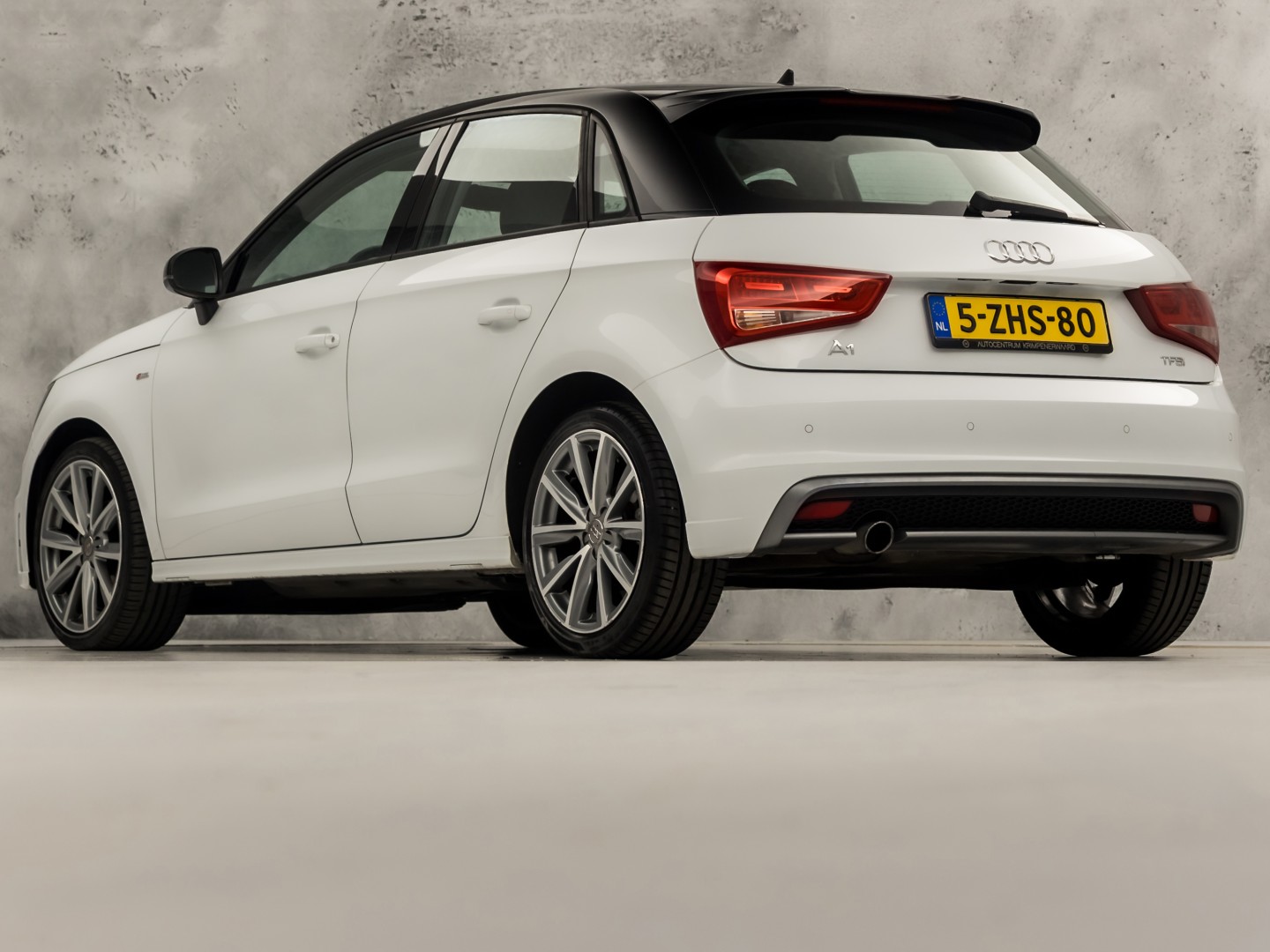 Audi A1 Sportback 1.2 TFSI S-Line Sport (NAVIGATIE, 5 DEURS, PARKEERSENSOREN, CRUISE, SPORTSTOELEN, LED ACHTERLICHTEN, BLUETOOTH, NIEUWE APK, NIEUWSTAAT)