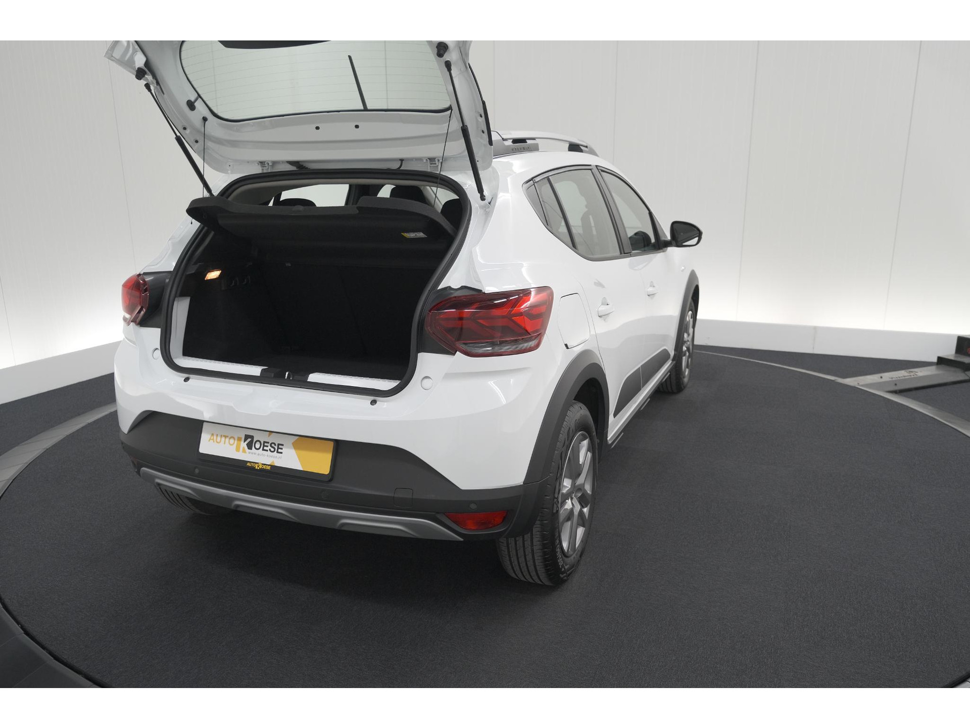 Dacia Sandero Stepway 1.0 TCe 90 Comfort | Apple Carplay | Parkeersensoren | Cruise Control