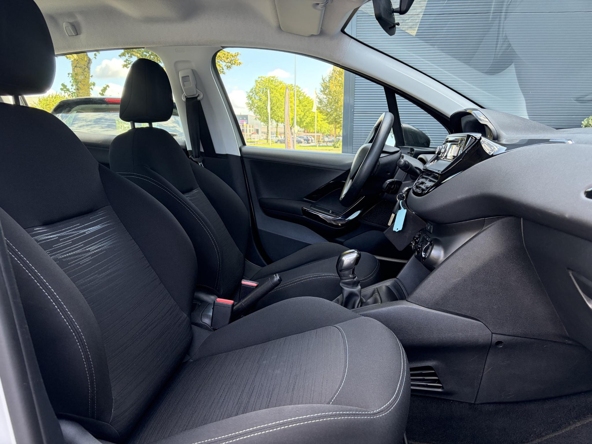 Peugeot 208 1.2 VTi Access ✓D-riem vv in 05-2024✓2e Eigenaar✓Net beurt gehad✓Carplay✓Airco✓Cruise✓5 Deurs✓Weinig km✓Zeer Zuinig✓N.A.P✓Apk tot 04-2027