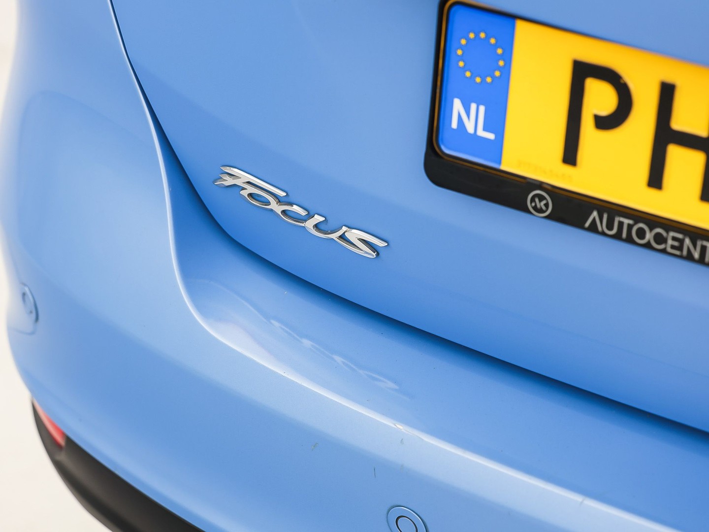 Ford Focus 1.0 Sport (NAVIGATIE, LM VELGEN, PARKEERSENSOREN, TREKHAAK, SPORTSTOELEN, CRUISE, NIEUWSTAAT)