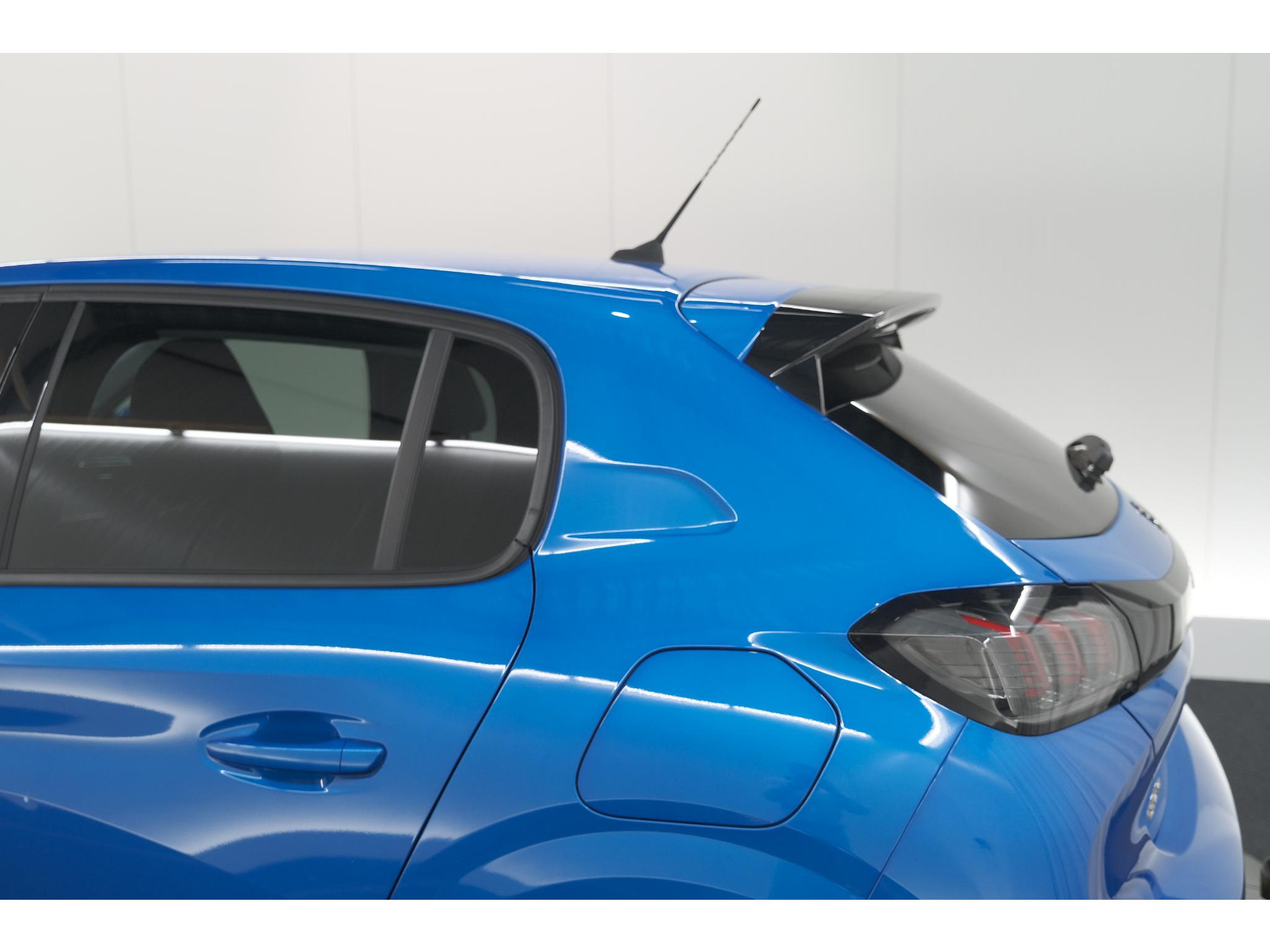 Peugeot 208 PureTech 100 Allure | Trekhaak | Camera | Apple Carplay | Navigatie | Parkeersensoren