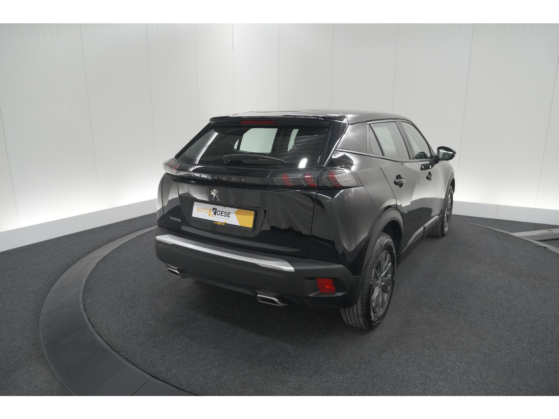 Peugeot 2008 PureTech 130 EAT8 Active | Parkeersensoren | Navigatie | Apple Carplay