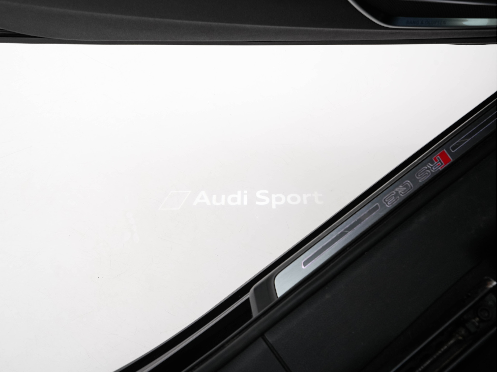 Audi RS Q3 Sportback TFSI Quattro Aut. *PANO | LEATHER | FULL-LED | ADAPTIVE-CRUISE | BANG&OLUFSEN | TOPVIEW | HEATED-SPORTSEATS | DIGI-COCKPIT | PRIVACYGLASS | SHIFTPADDLES | AMBIENTLIGHT | ECC | PDC | 21''ALU*