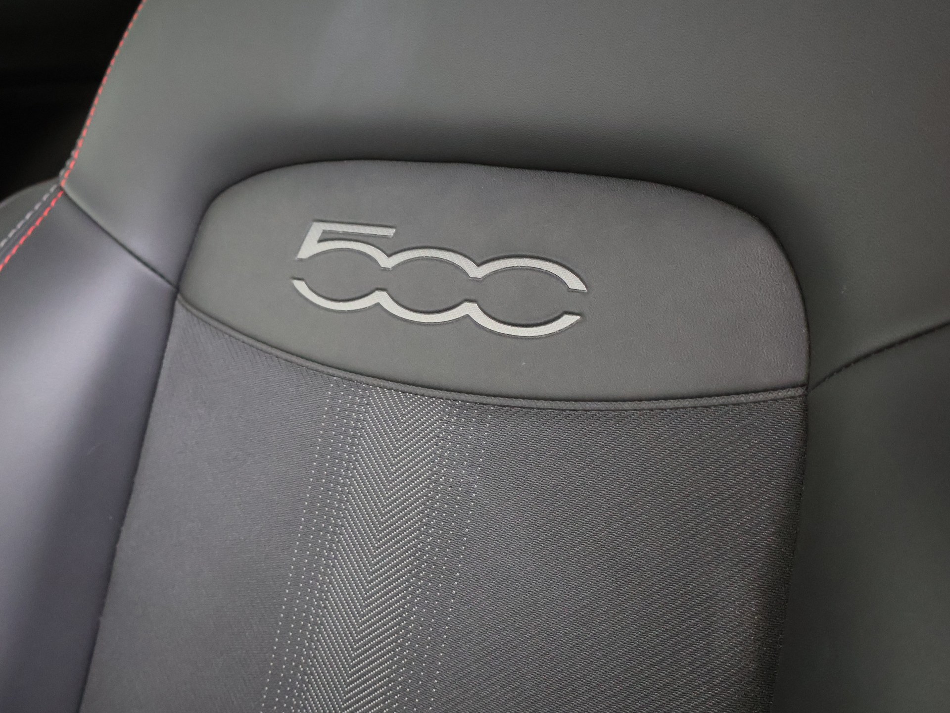 Fiat 500 X 1.5 Hybrid Sport | CAMERA | NAVI | CARPLAY | CLIMAT CONTROL | PARK. SENSOREN V+A | Carselexy