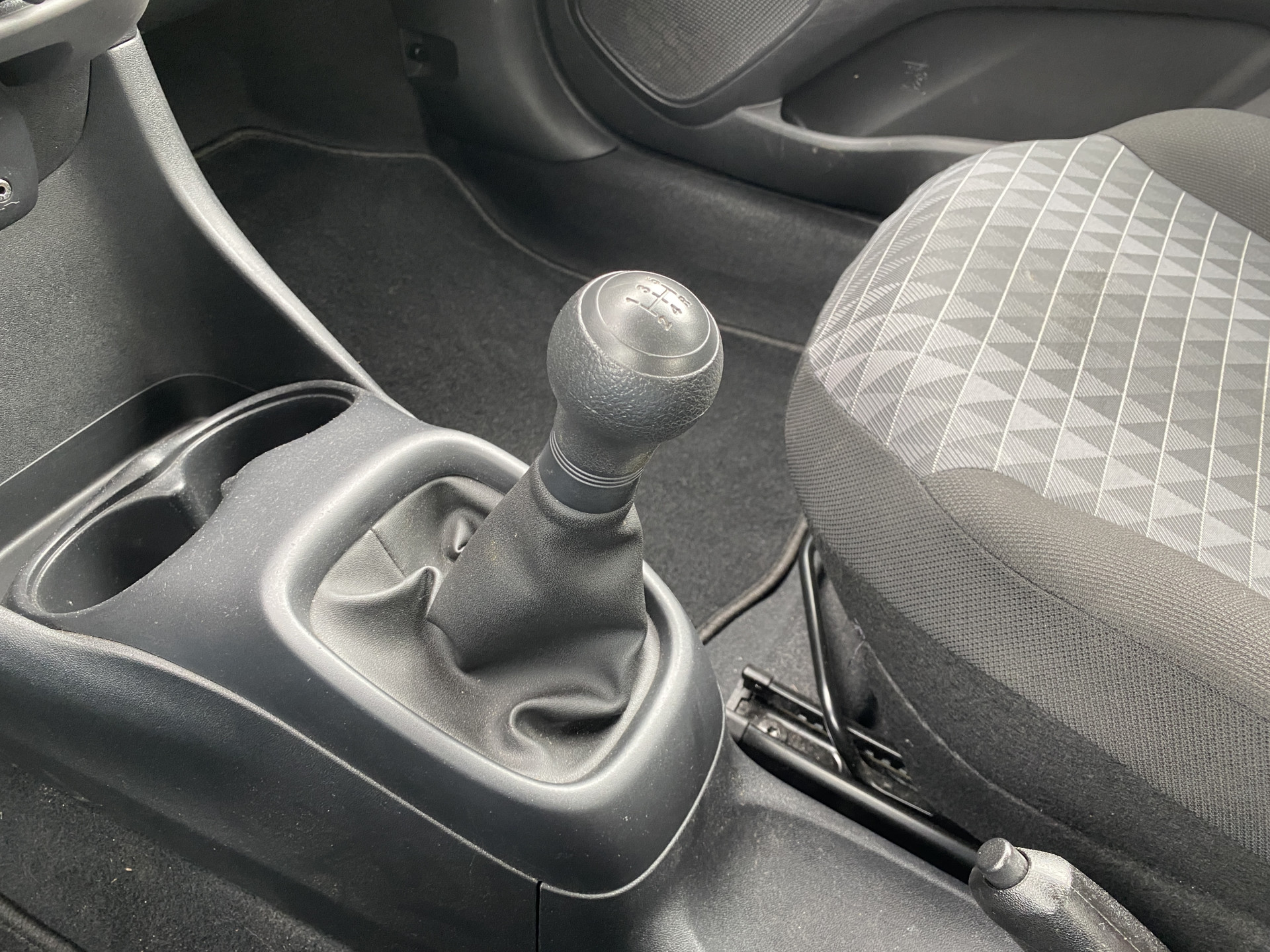 Peugeot 108 1.0 e-VTi Active | 1e eigenaar | airco | bluetooth | all season banden | tom tom navigatie | led verl.