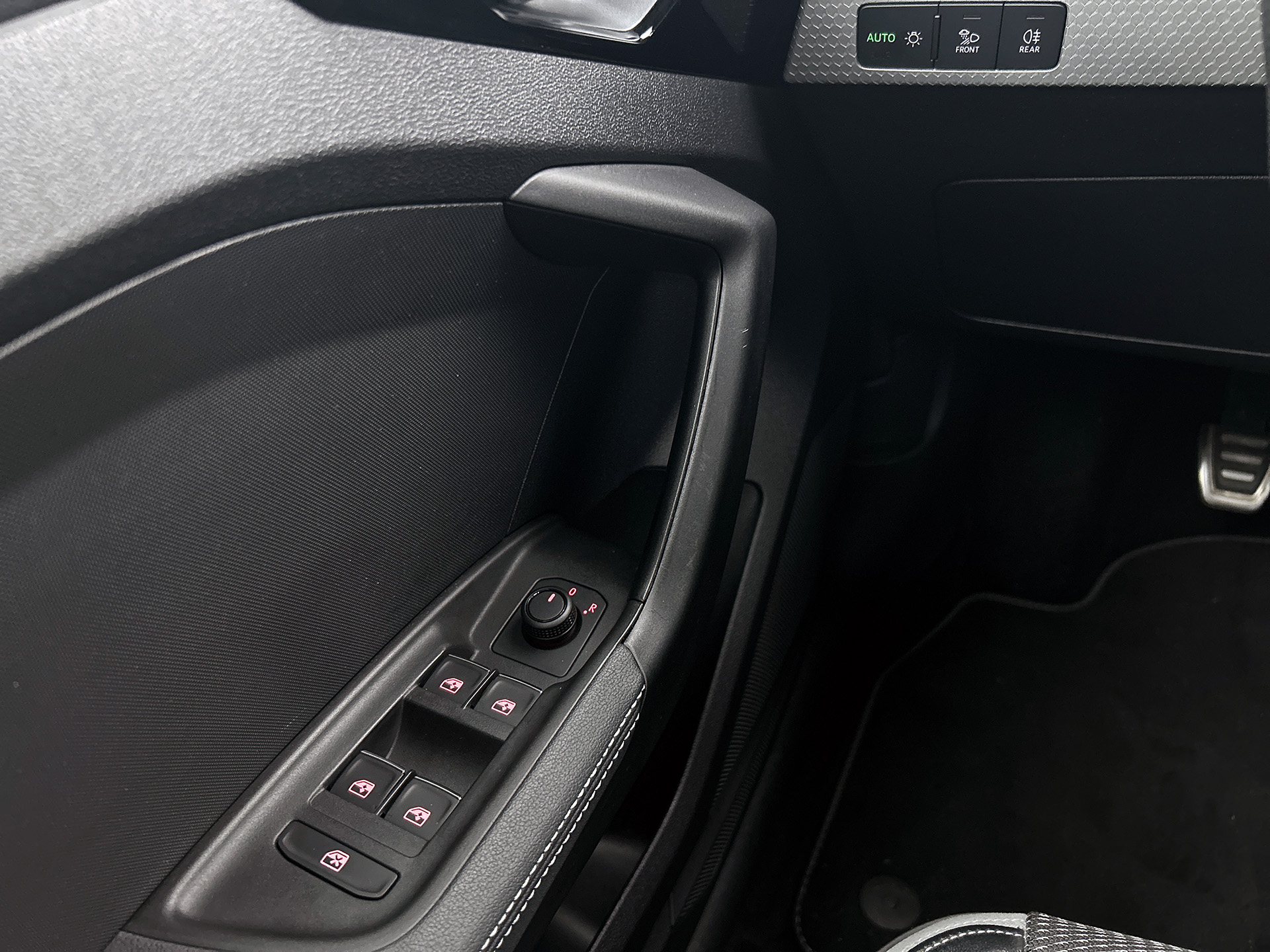 Audi A1 Sportback 30 TFSI S Line edition one | NAVI | STOELVERWARMING | CLIMAT CONTROL | PARKEER SENSOREN V+A